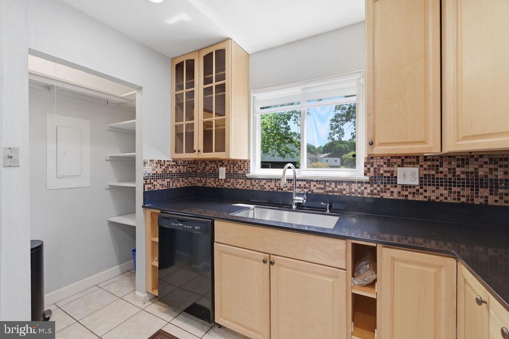 NEWPORT ESTATES - Residential
