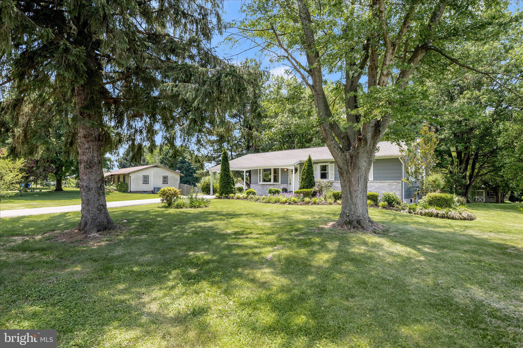 WILES ESTATES - Residential