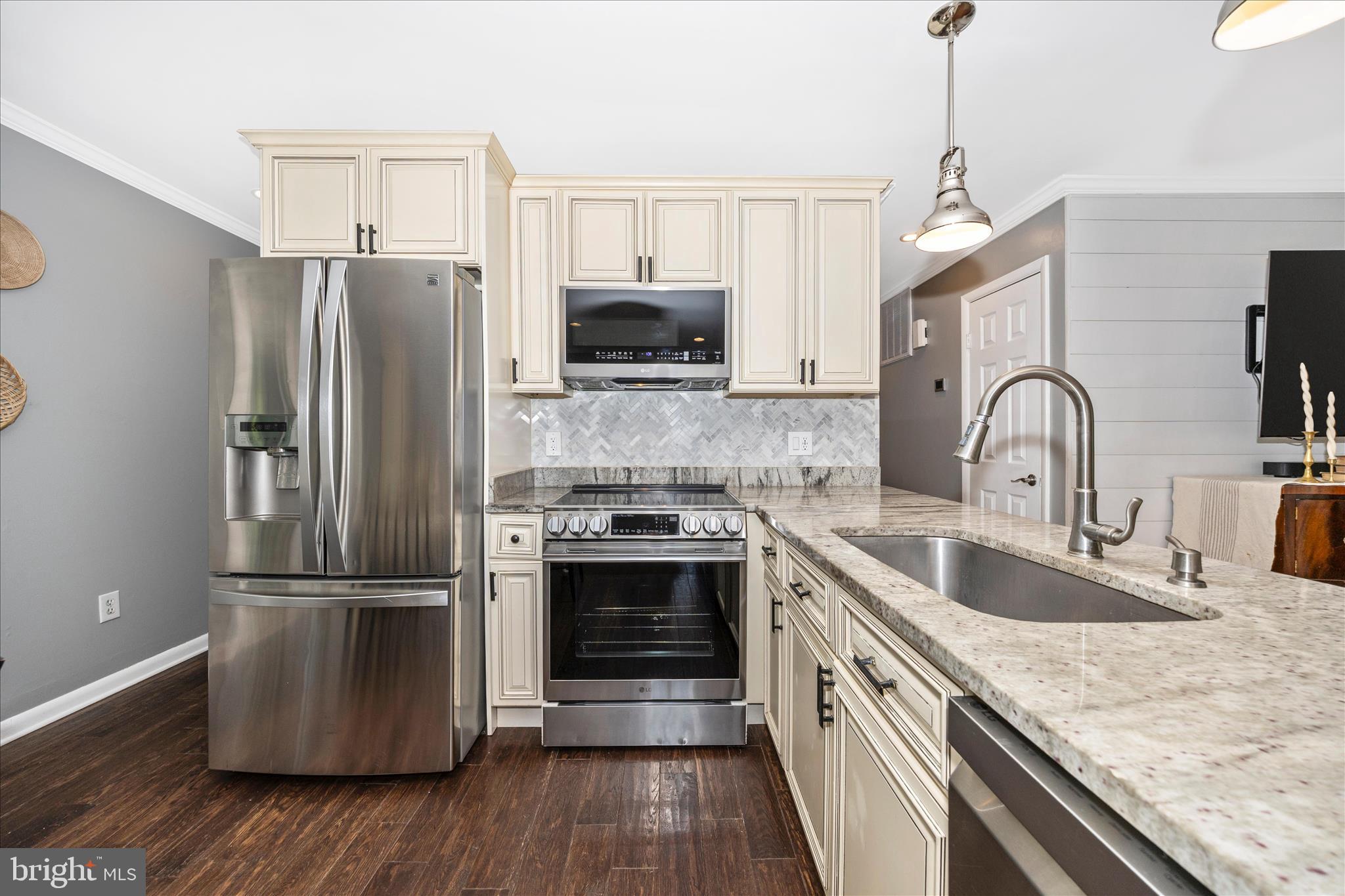 WILES ESTATES - Residential