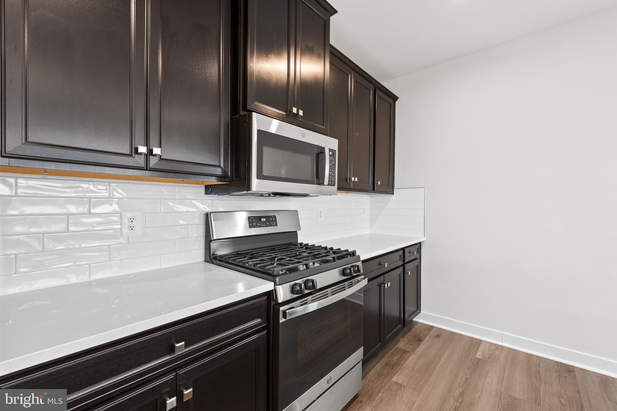 LOUDOUN VIEW CONDO FLATS - Residential