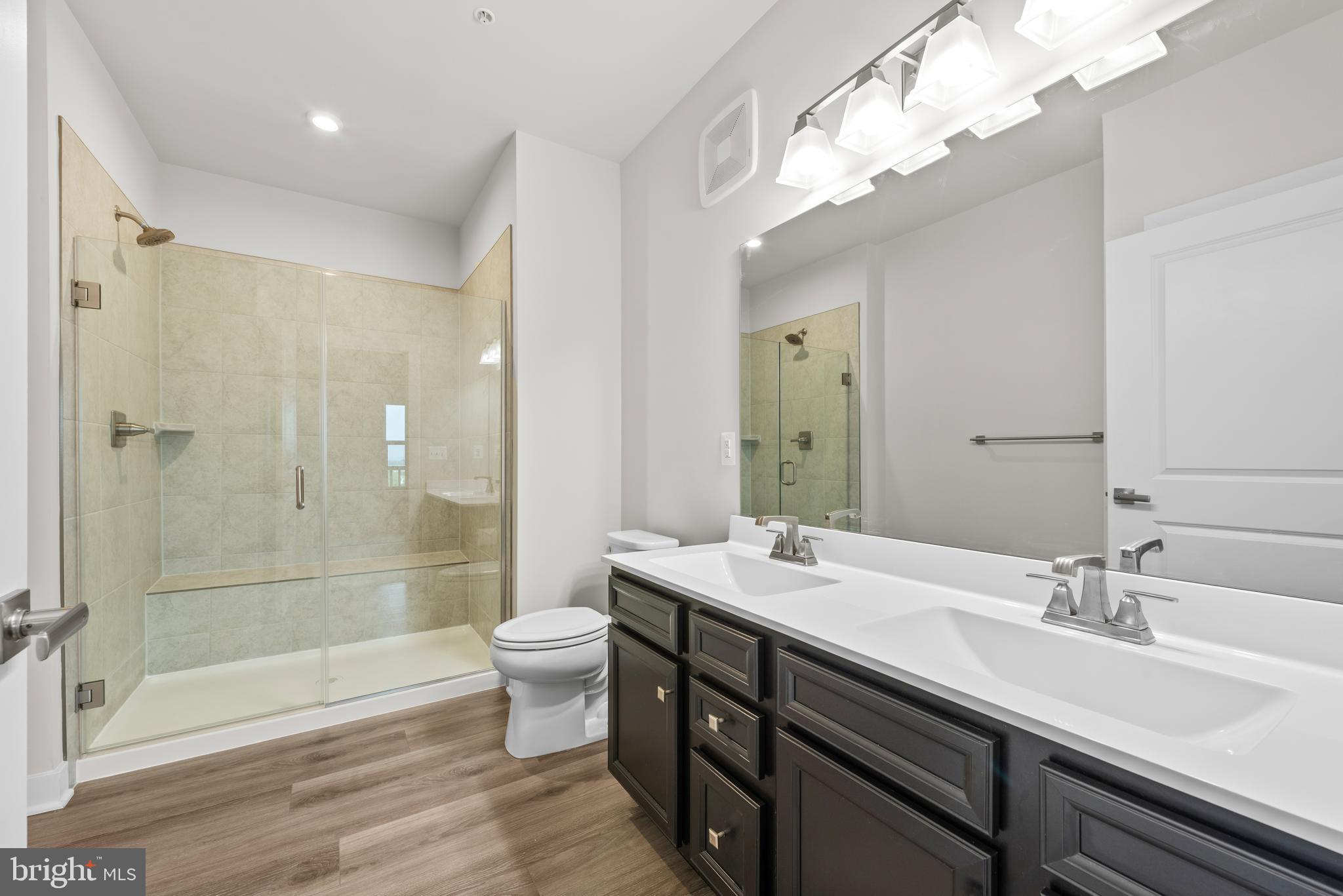 LOUDOUN VIEW CONDO FLATS - Residential