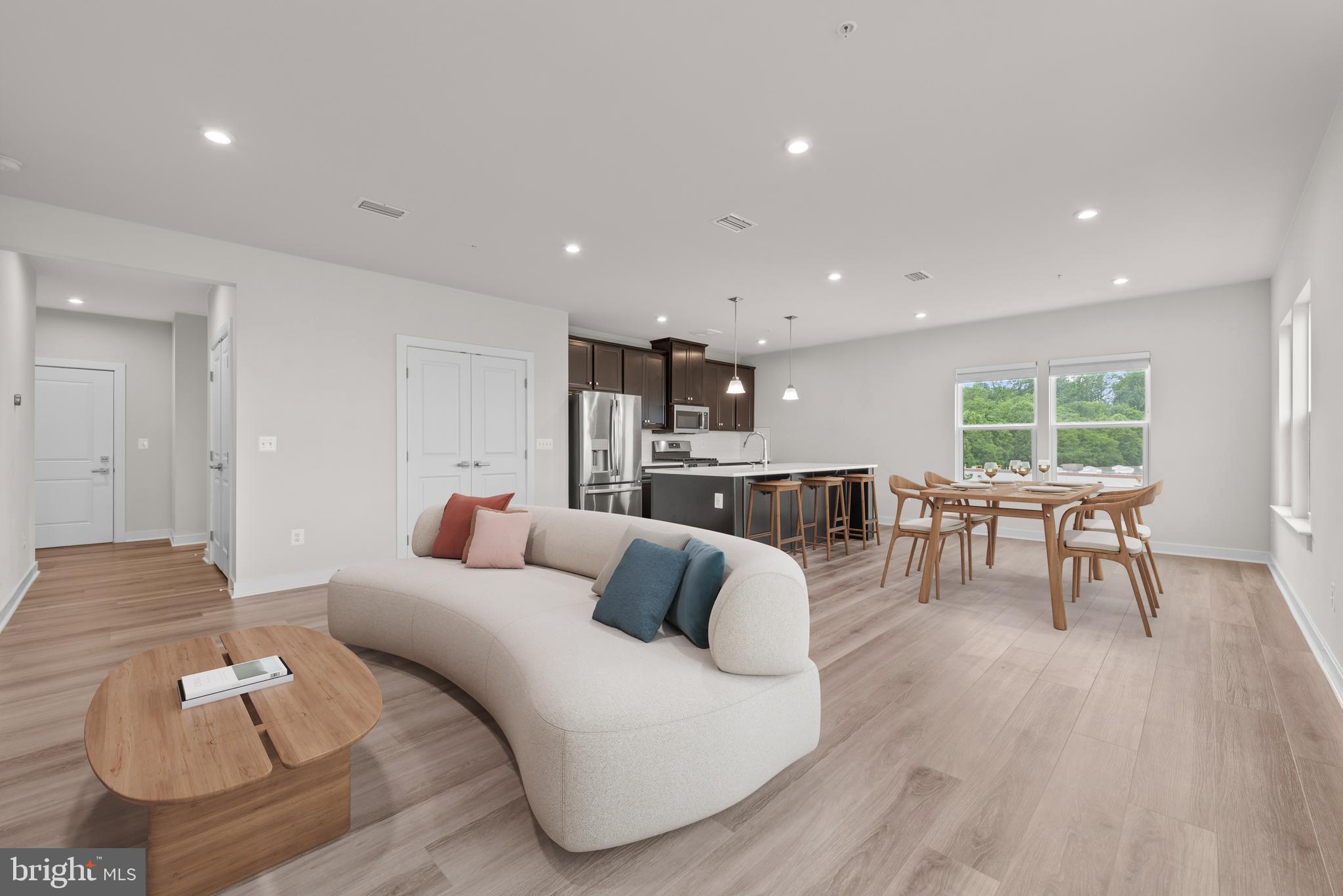 LOUDOUN VIEW CONDO FLATS - Residential