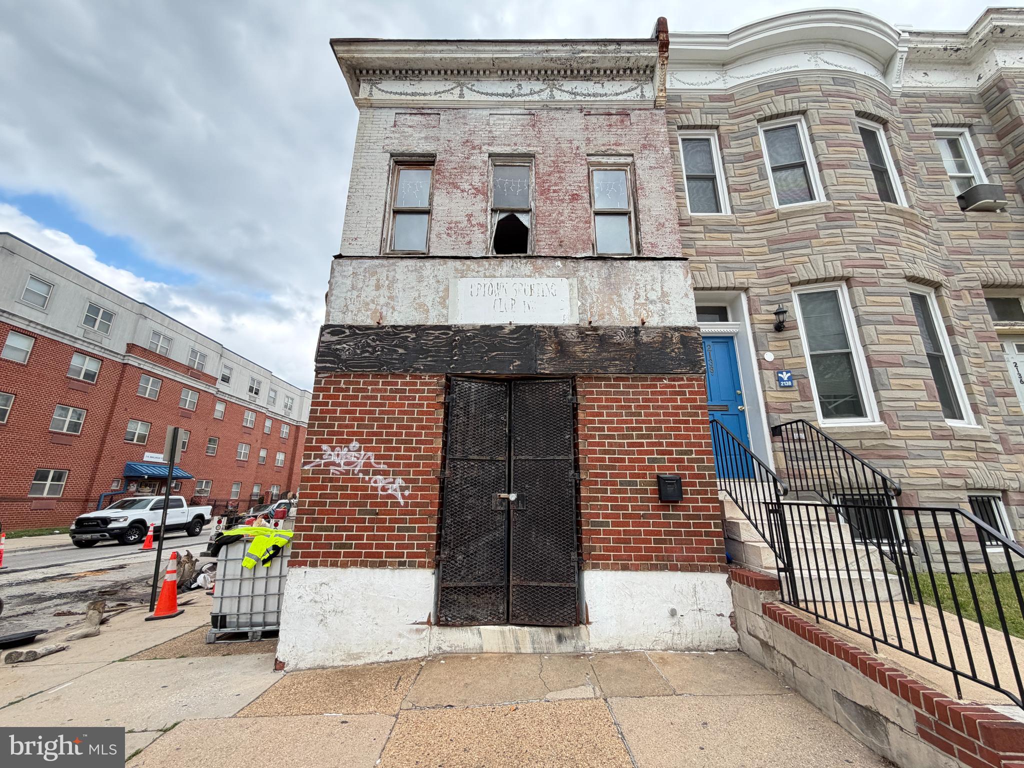 ONLINE AUCTION: This auction takes place on the Ashland Auction Group Website Bidding Platform.  Bidding begins 5/27/2026 @ 10:00 AM. Bidding ends 5/29/2026 @ 11:00 AM. List Price is Suggested Opening Bid. Deposit: $5,000.

2 Story End Unit Townhouse located in the Penrose/Fayette St Outreach area.
JUST MINUTES to Grace Medical Center.
Easy access to major traffic artery W Baltimore St.
Property includes detached garage.
Property is vacant.