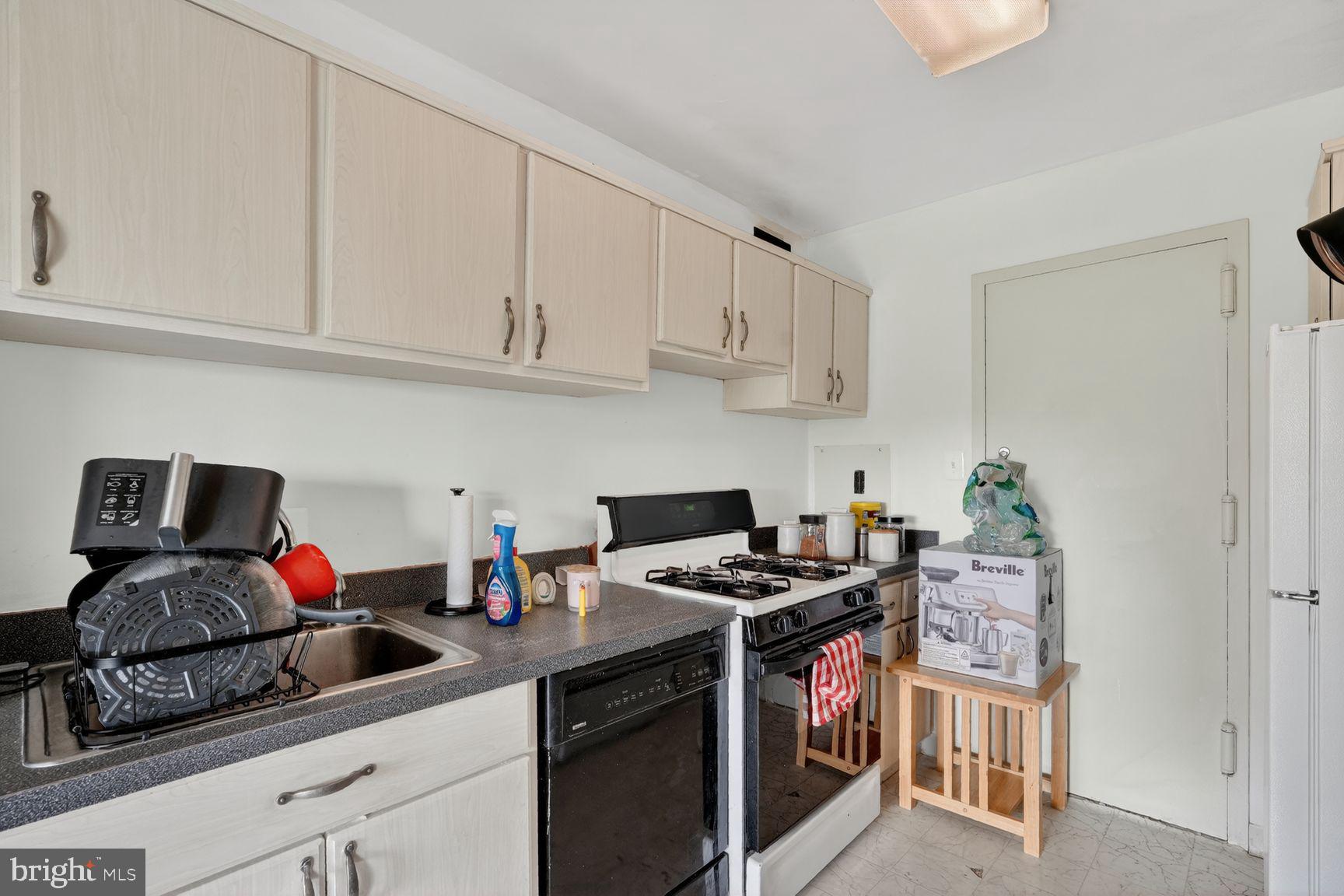 UNIVERSITY TOWERS CODM - Residential