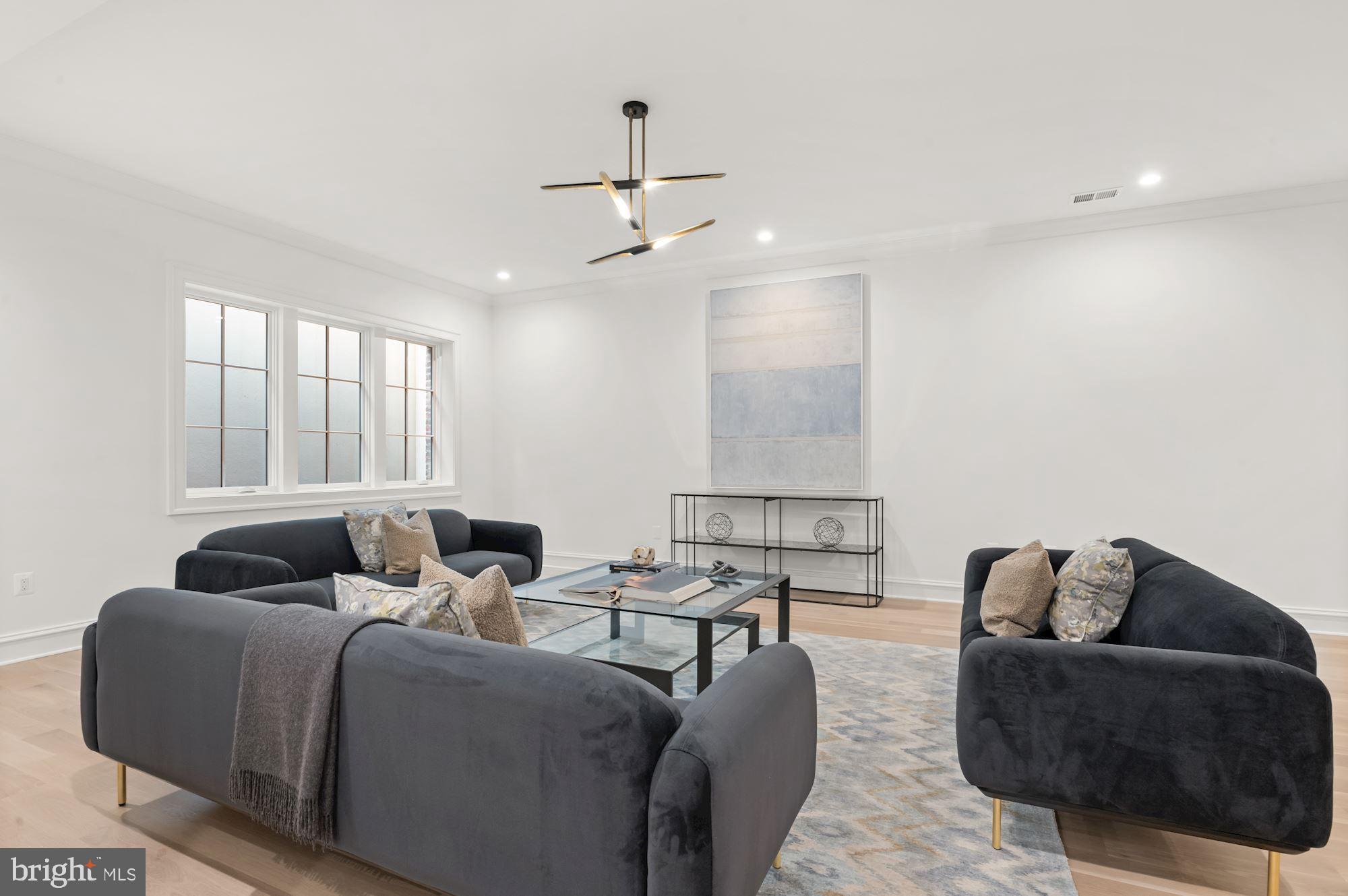 COUNTRY CLUB HILLS - Residential