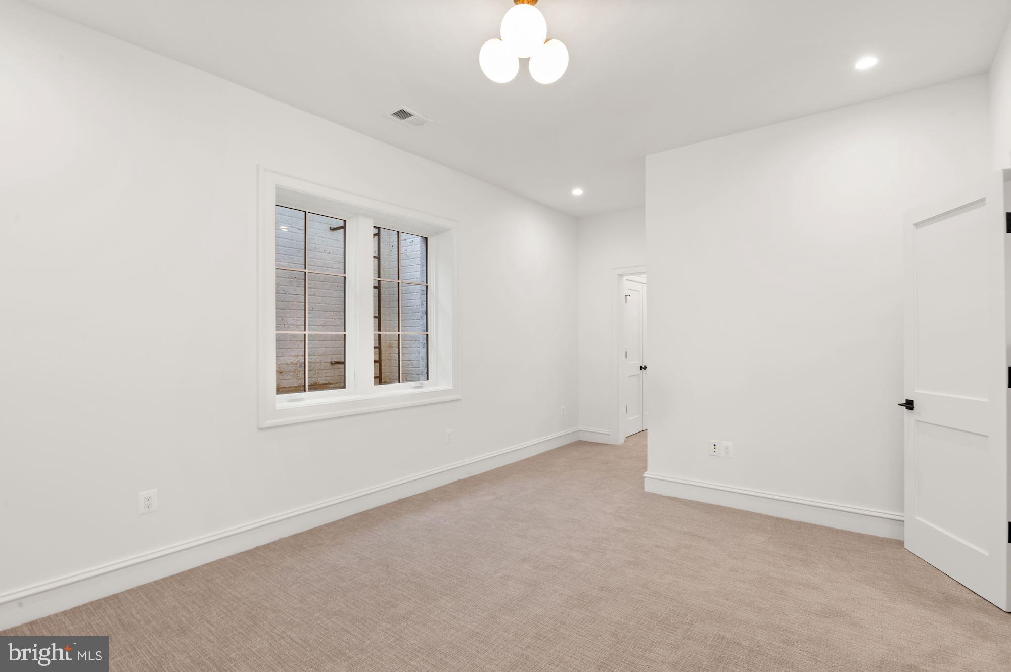 COUNTRY CLUB HILLS - Residential
