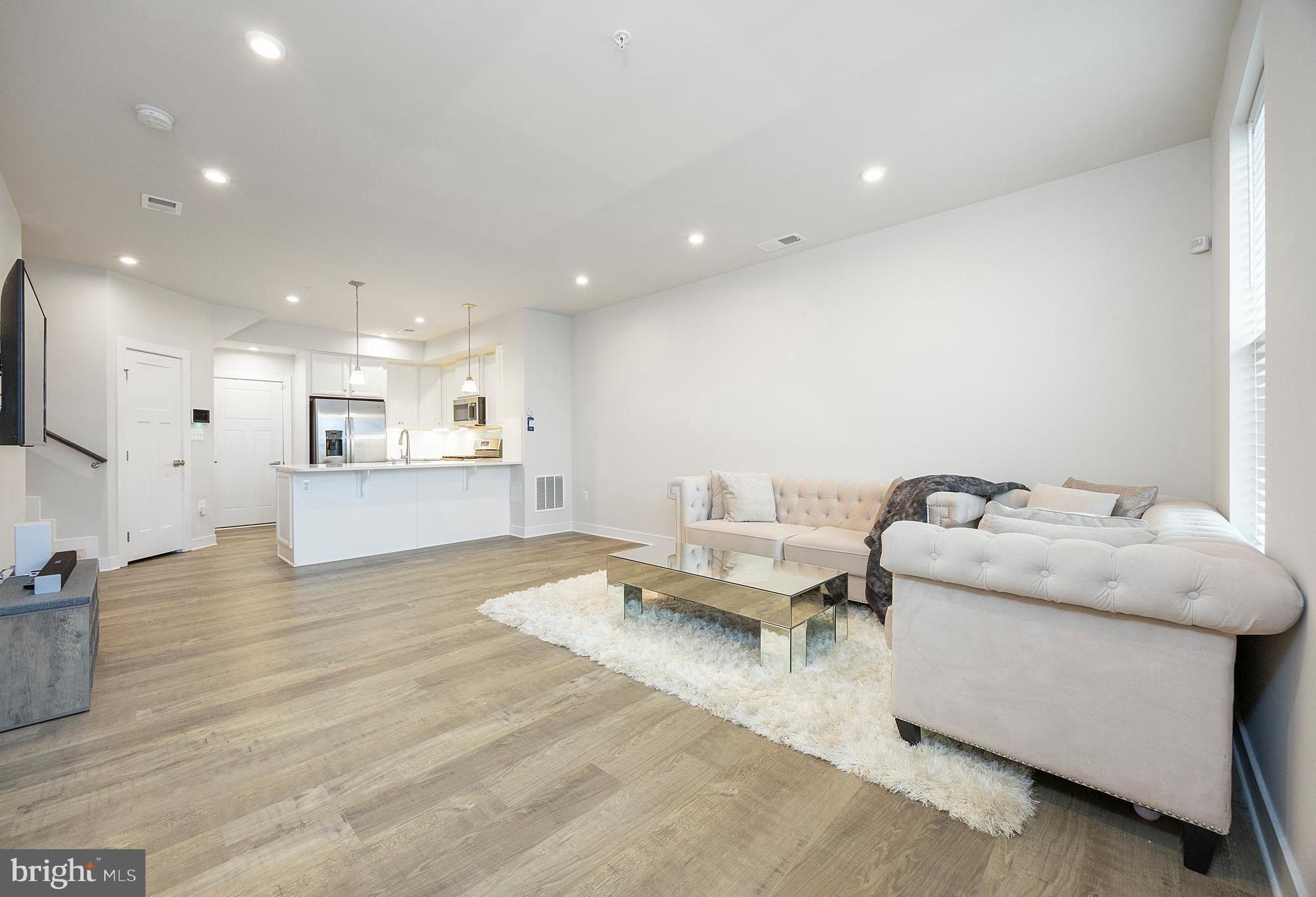 PADDOCK POINTE - Residential