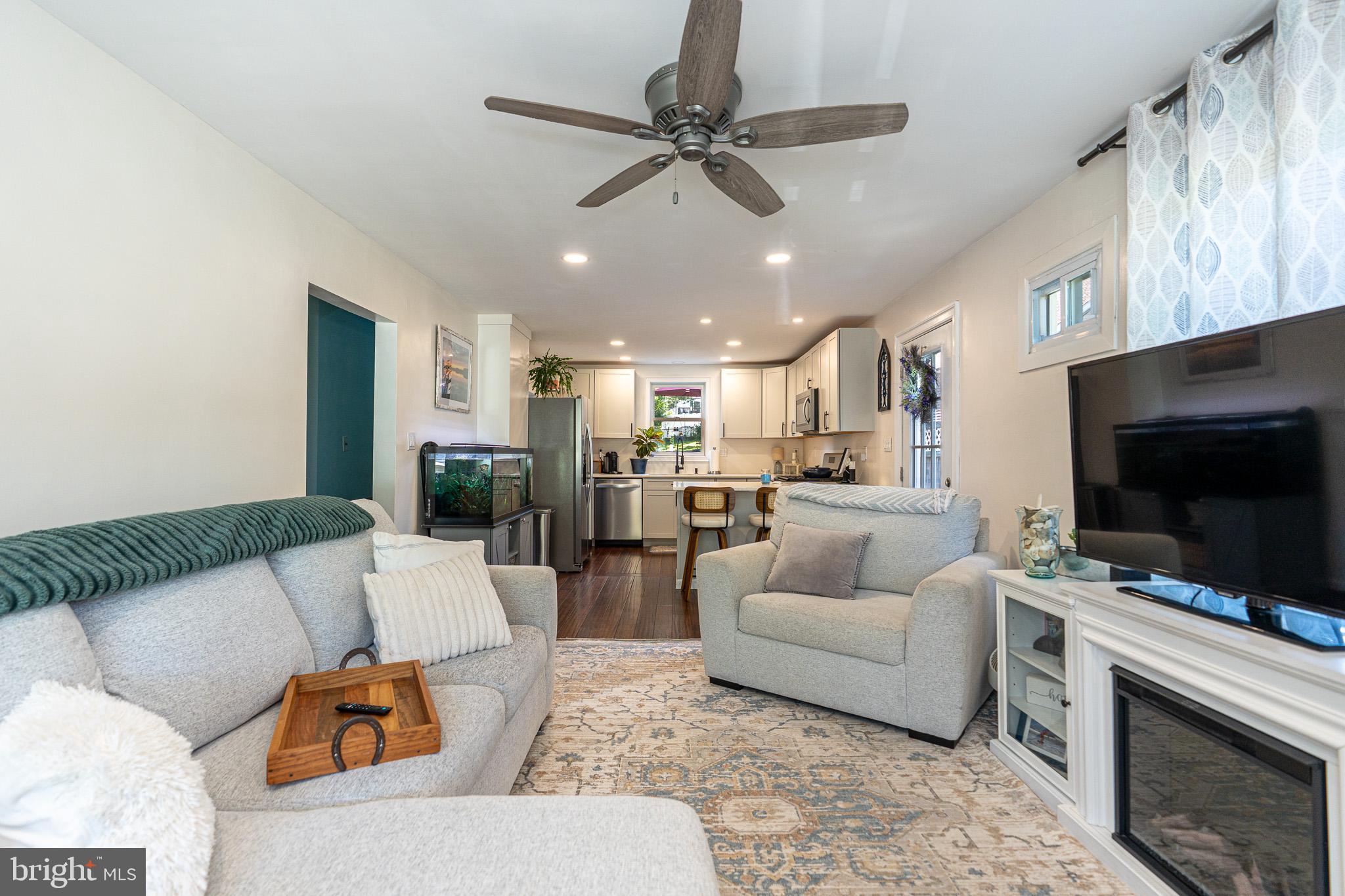 CARNEY GROVE - Residential