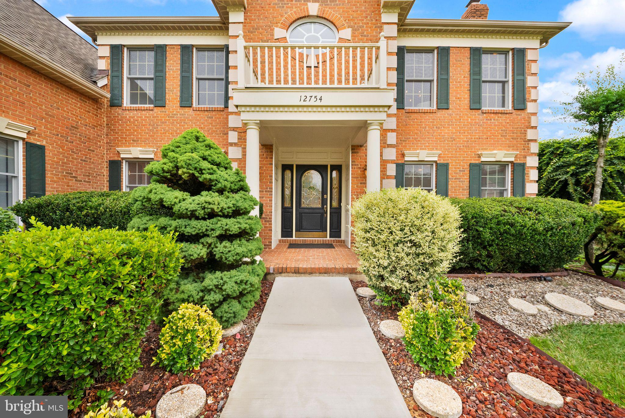FAIR OAKS HUNT - Residential