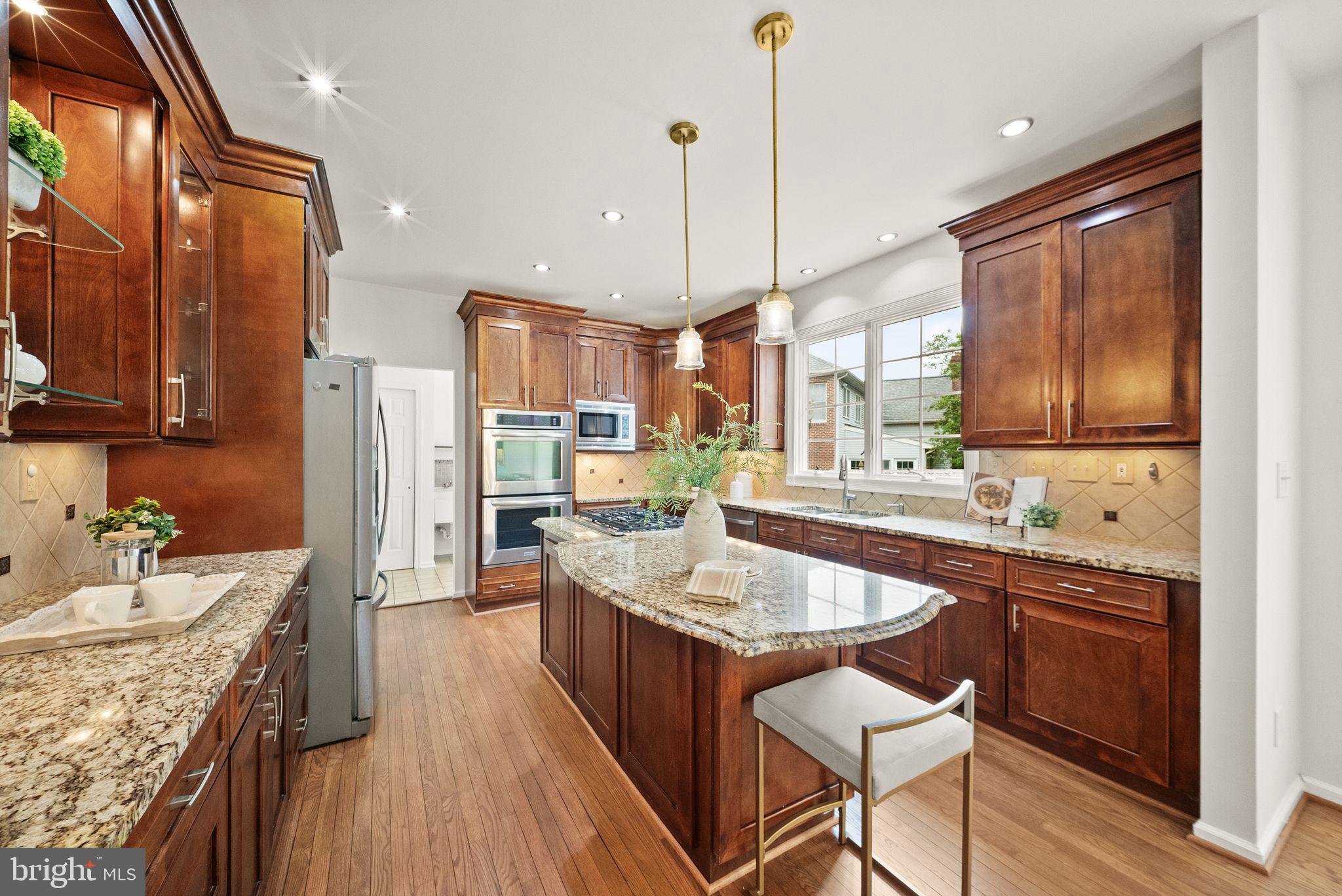 FAIR OAKS HUNT - Residential