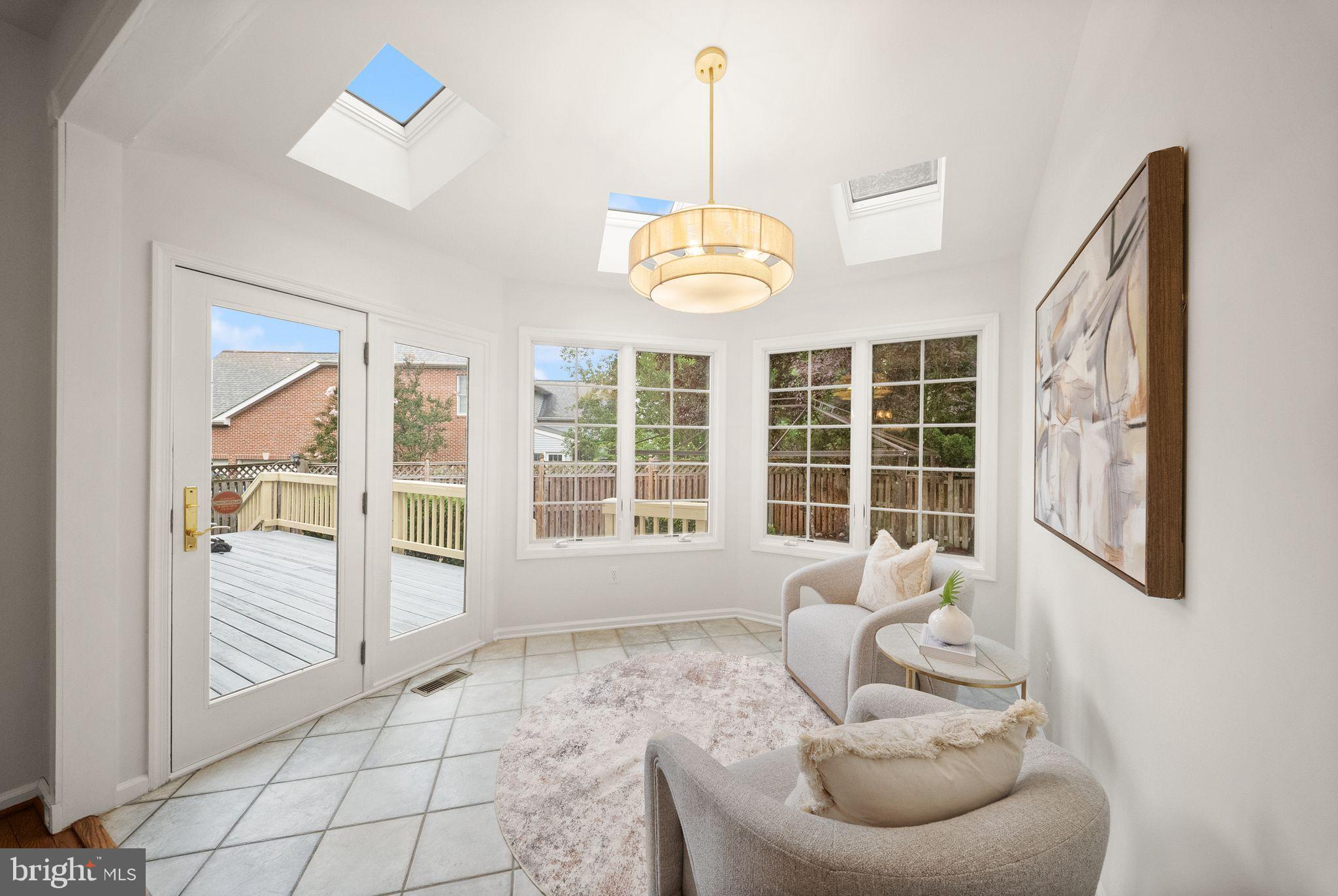 FAIR OAKS HUNT - Residential