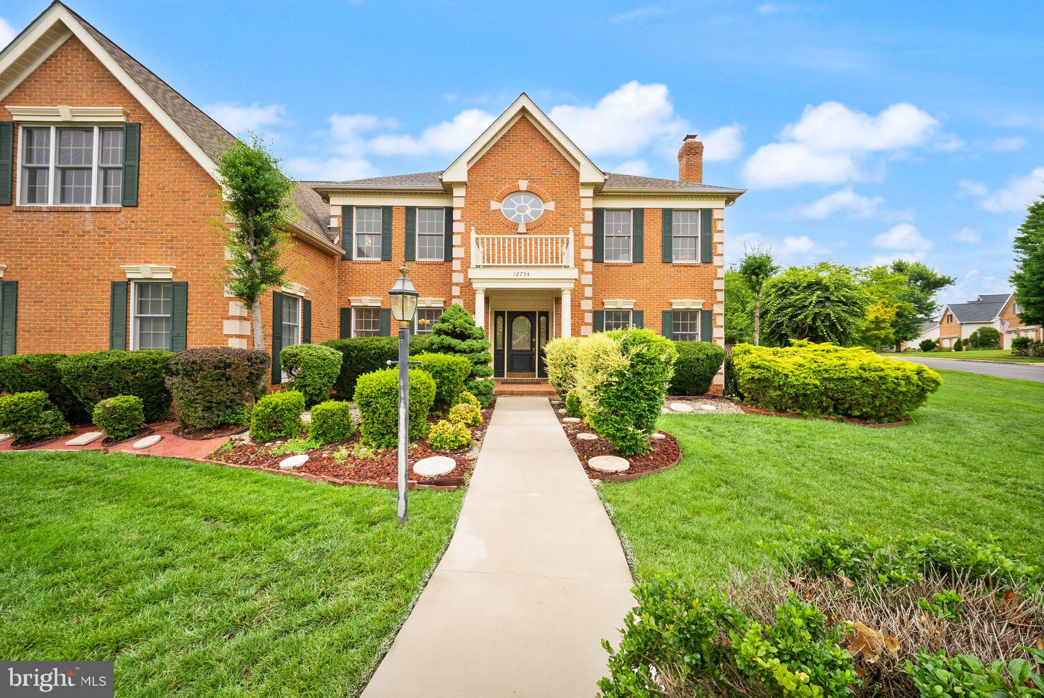 FAIR OAKS HUNT - Residential