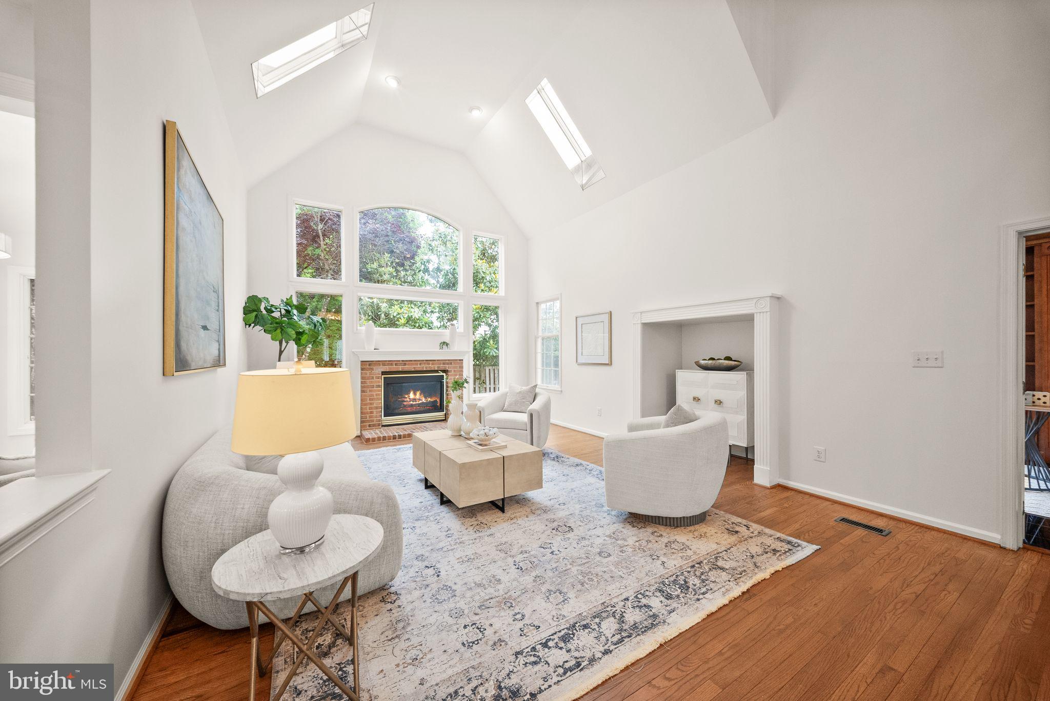 FAIR OAKS HUNT - Residential