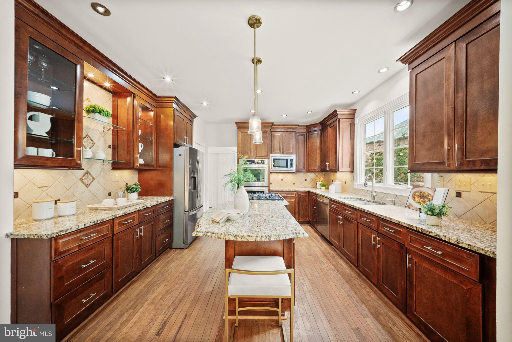 FAIR OAKS HUNT - Residential
