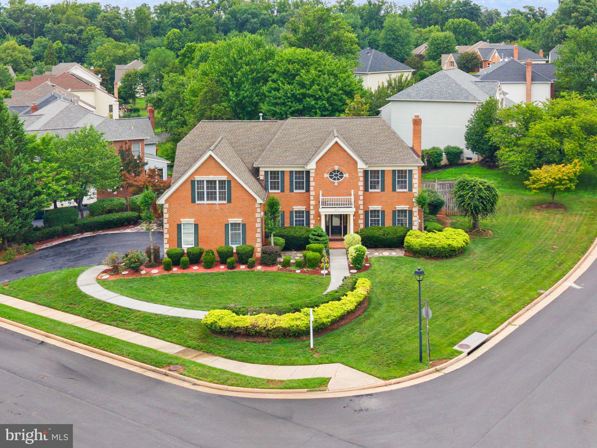 FAIR OAKS HUNT - Residential
