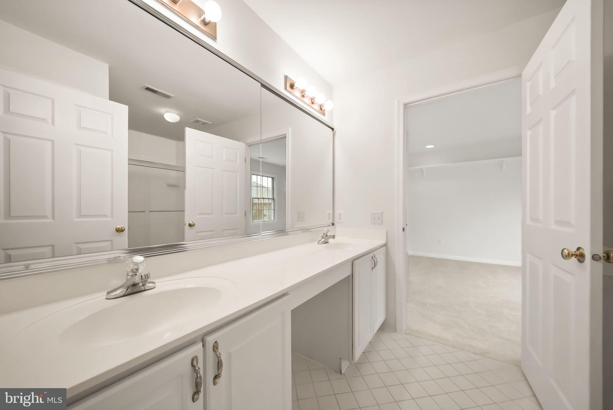 FAIR OAKS HUNT - Residential