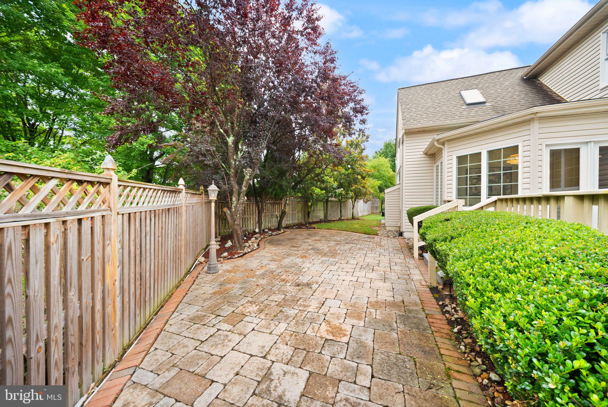 FAIR OAKS HUNT - Residential