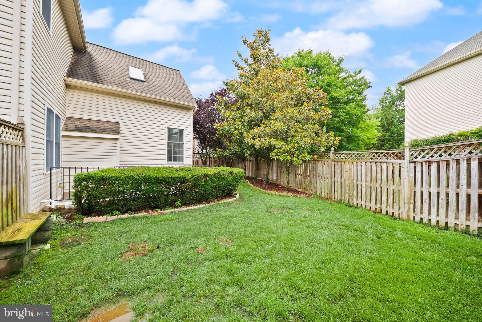 FAIR OAKS HUNT - Residential