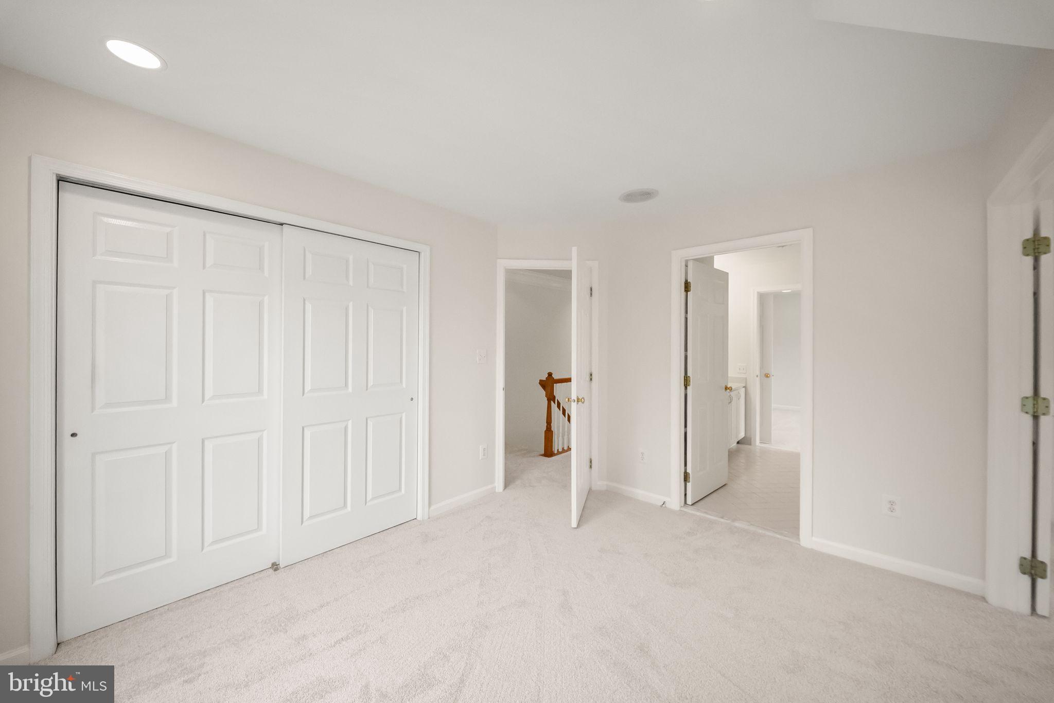 FAIR OAKS HUNT - Residential