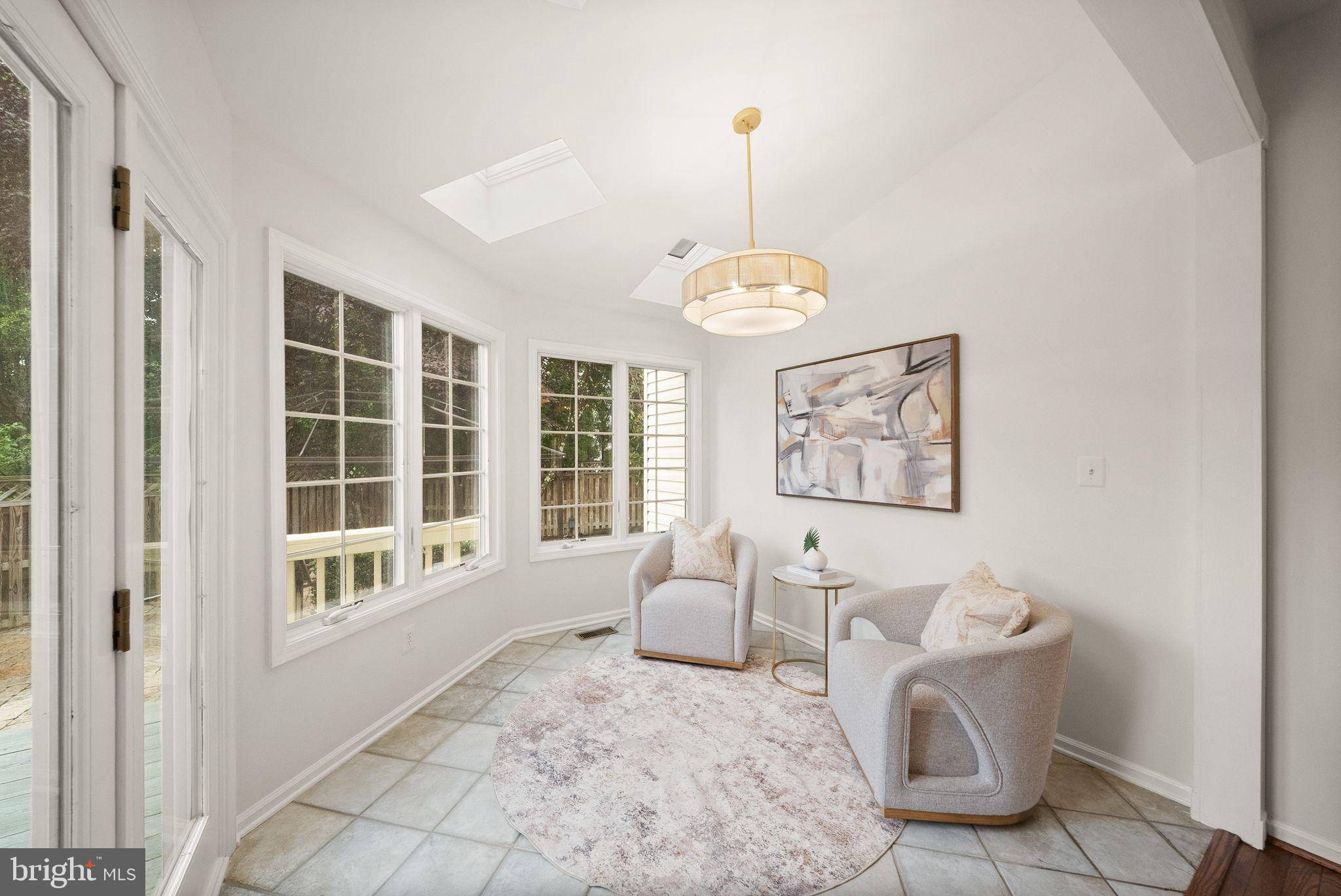 FAIR OAKS HUNT - Residential