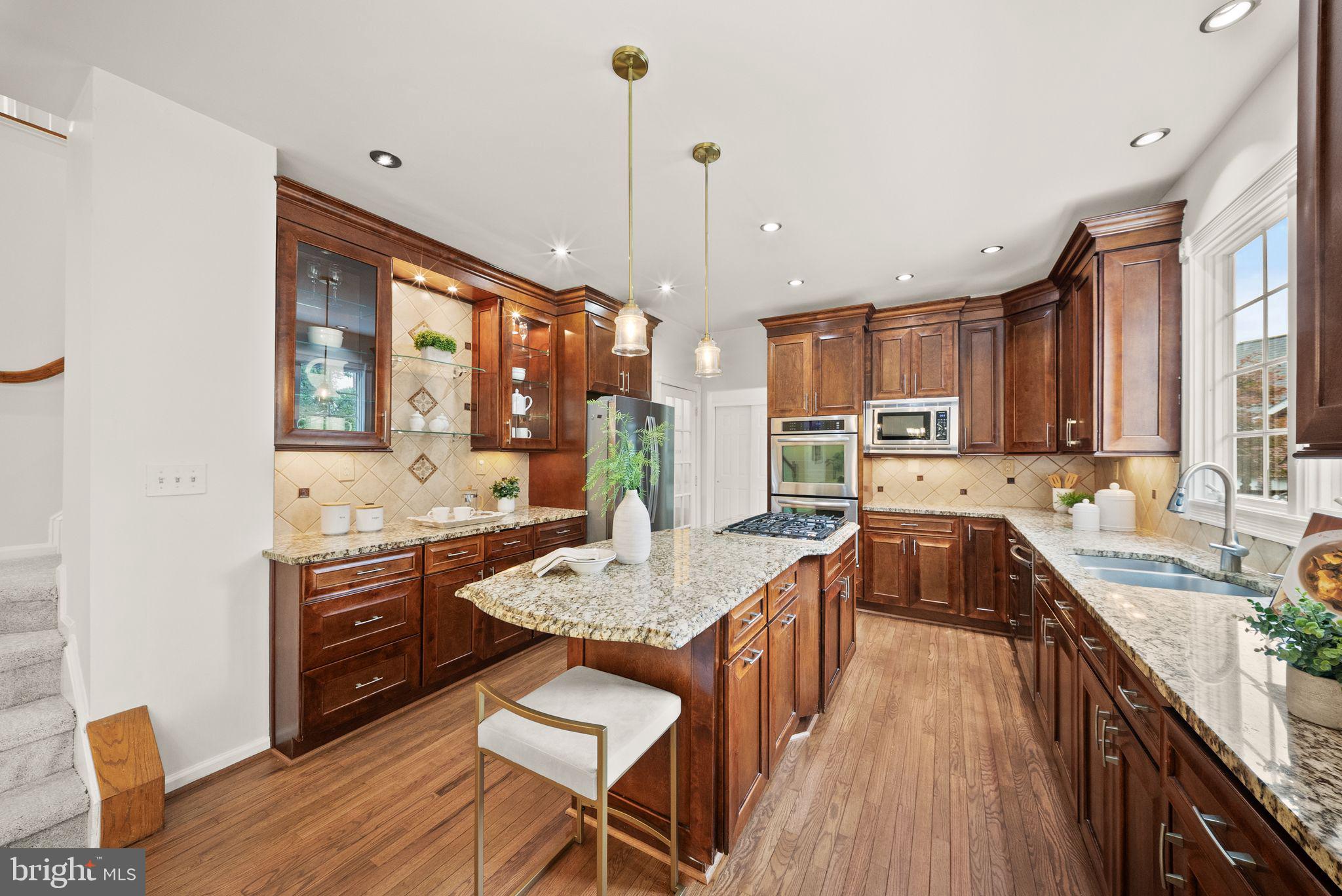FAIR OAKS HUNT - Residential