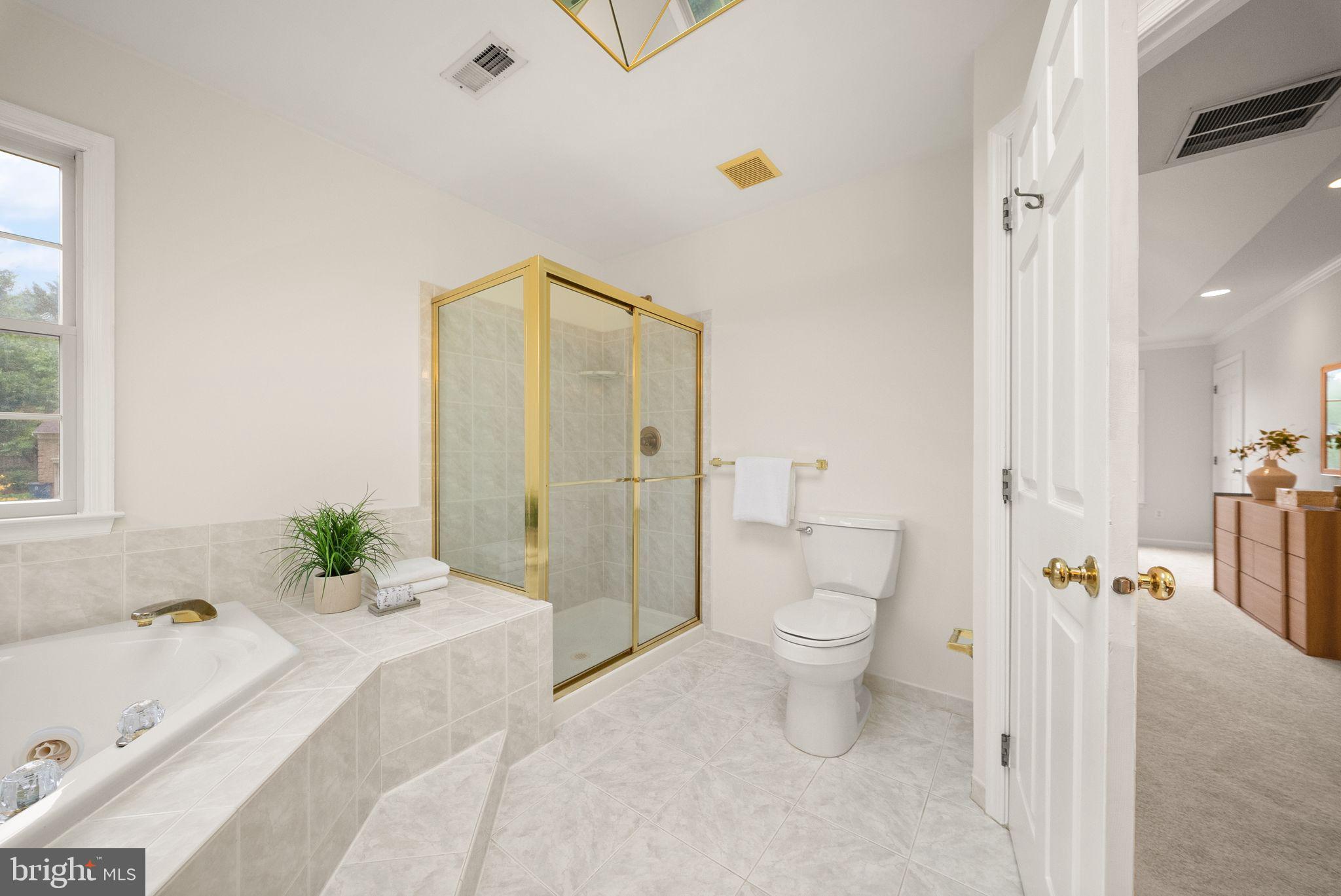 FAIR OAKS HUNT - Residential