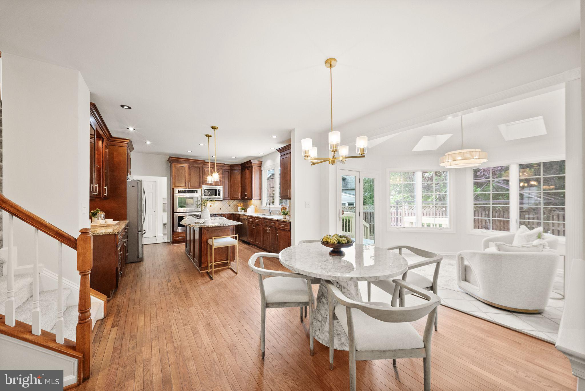 FAIR OAKS HUNT - Residential