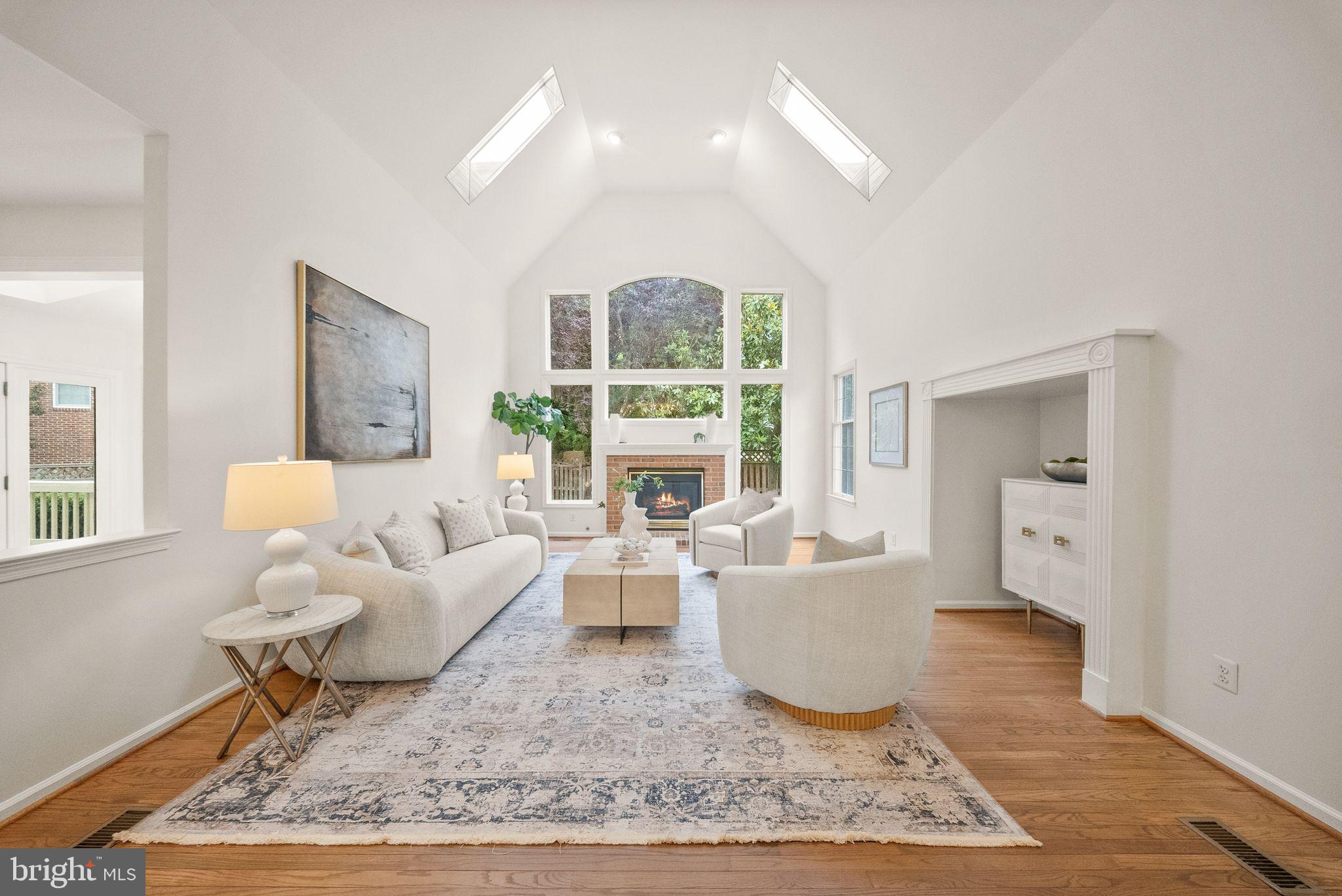 FAIR OAKS HUNT - Residential