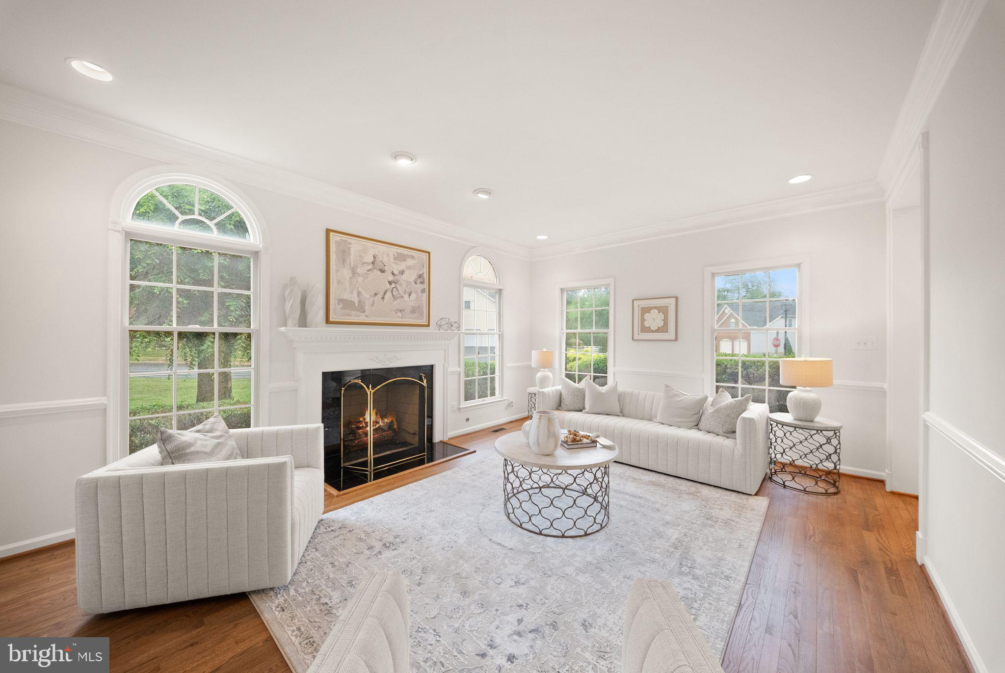 FAIR OAKS HUNT - Residential