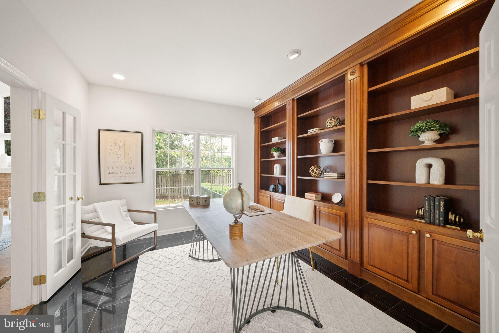 FAIR OAKS HUNT - Residential