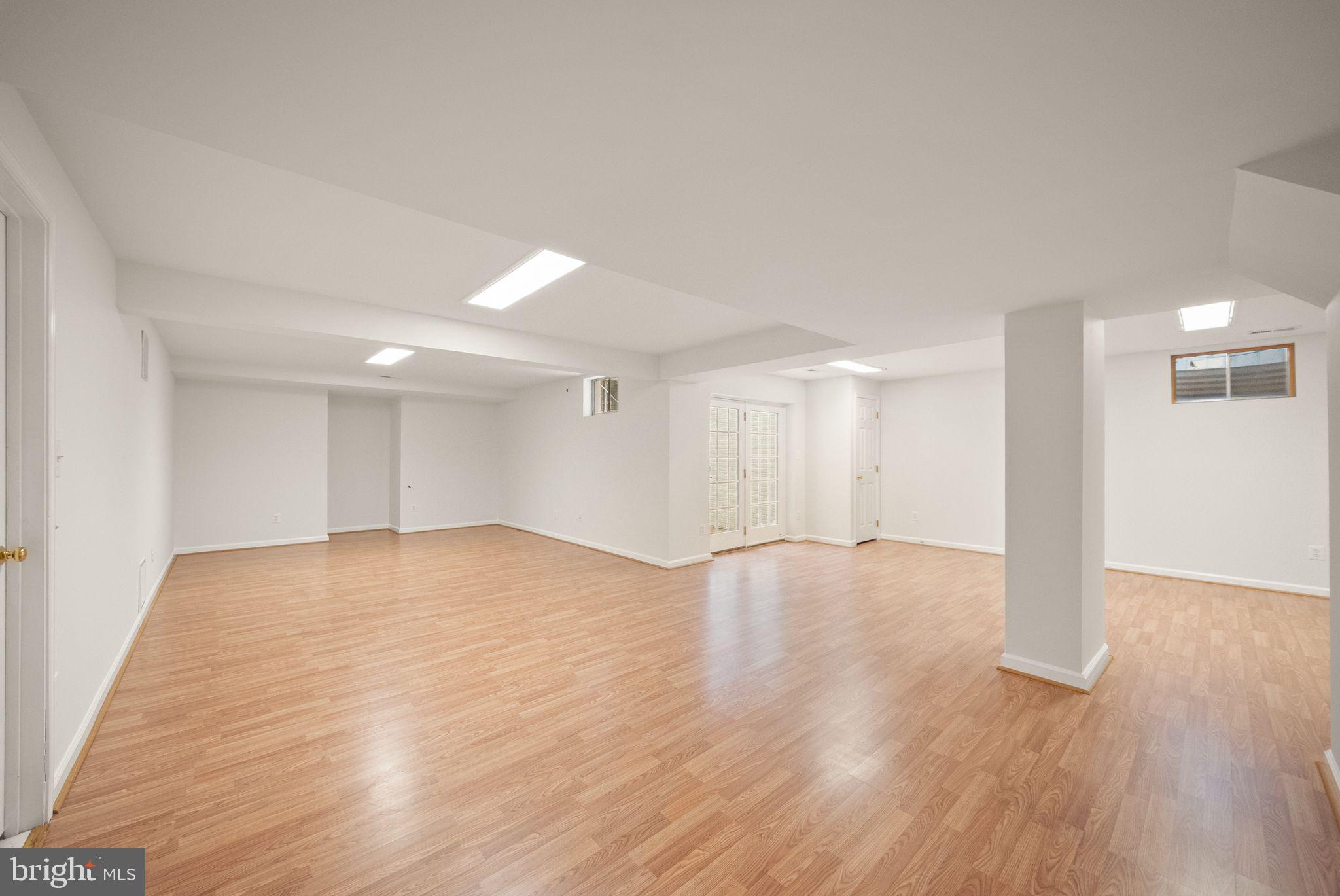 FAIR OAKS HUNT - Residential
