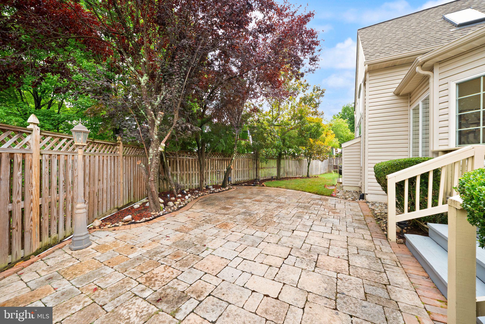 FAIR OAKS HUNT - Residential