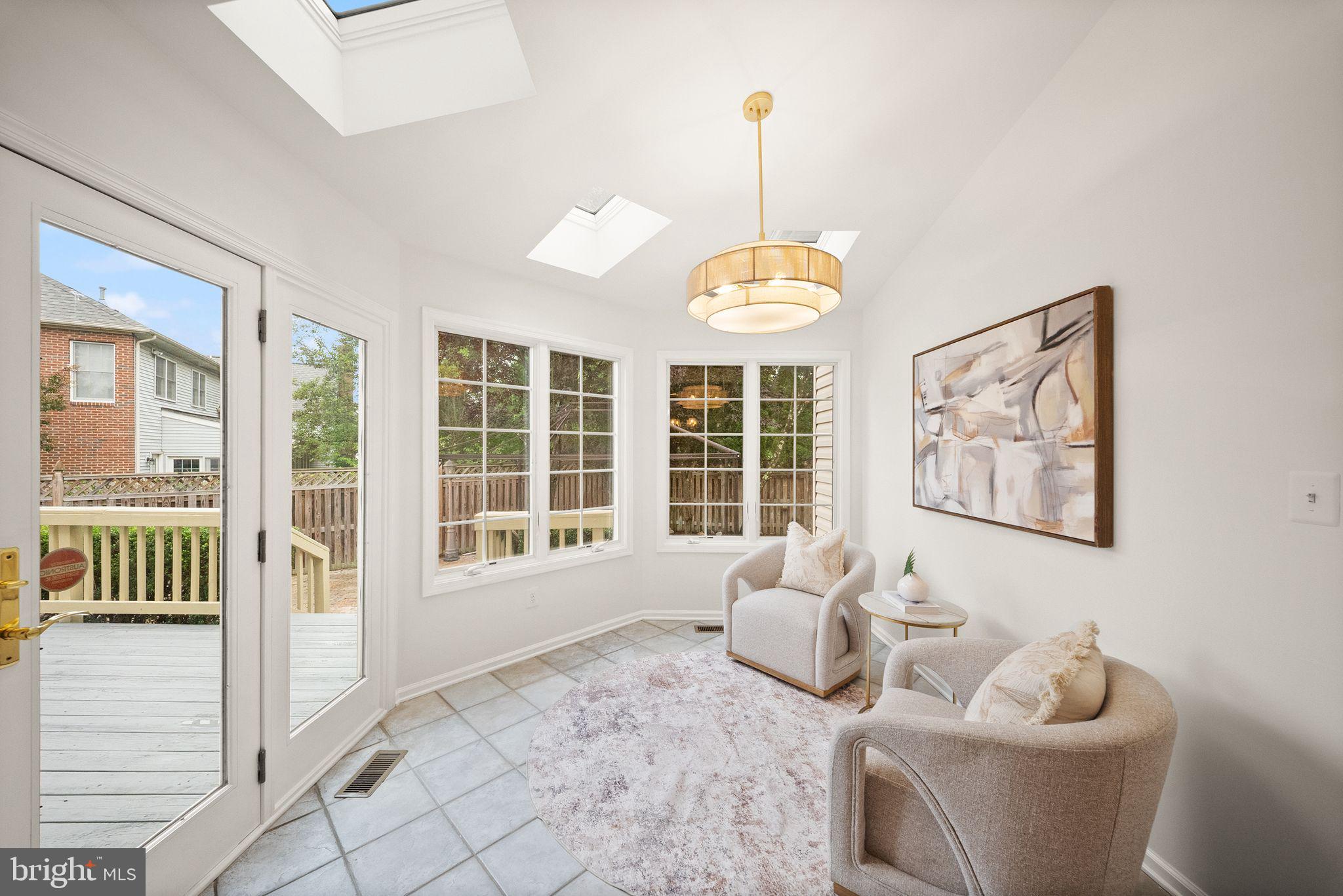 FAIR OAKS HUNT - Residential