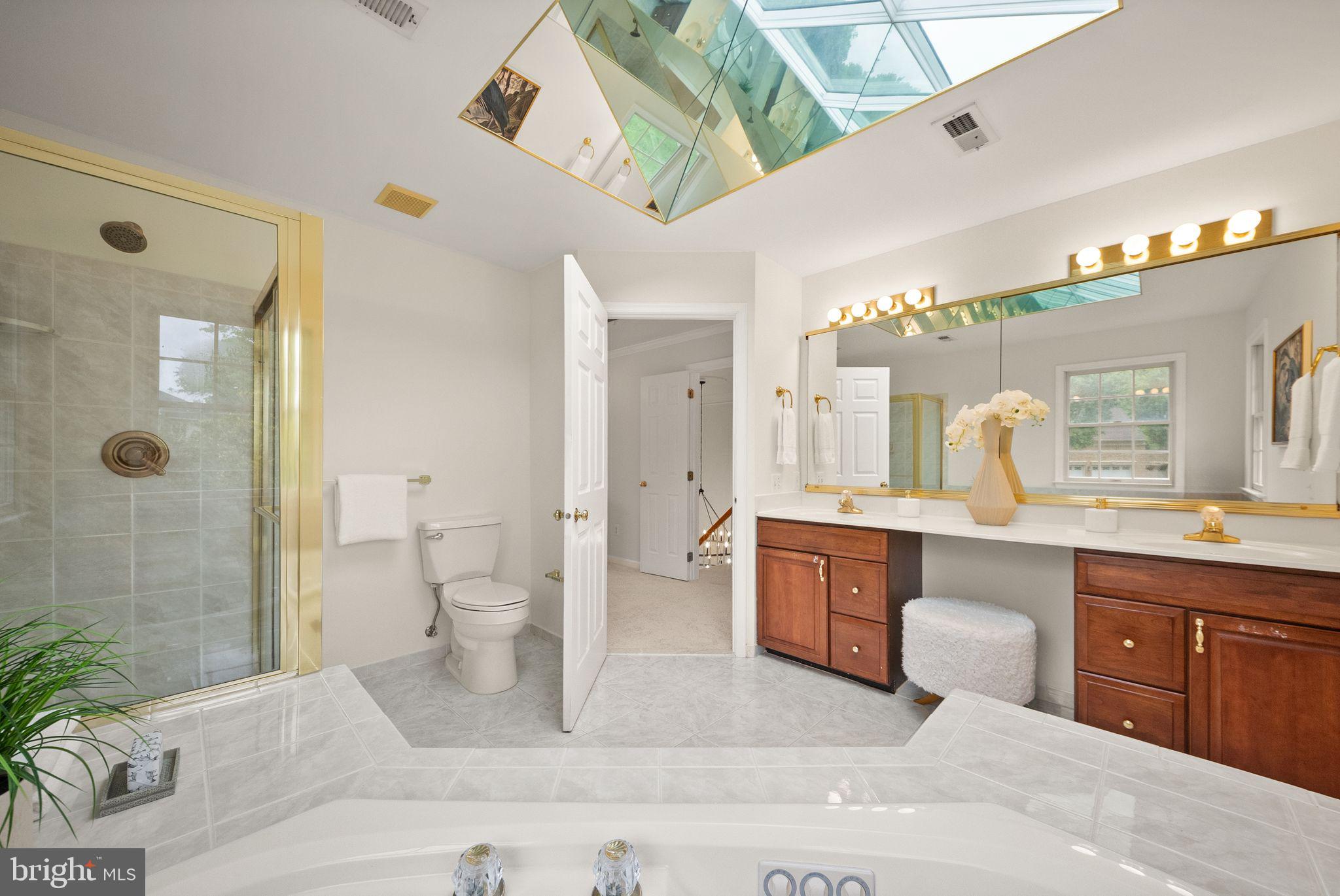 FAIR OAKS HUNT - Residential