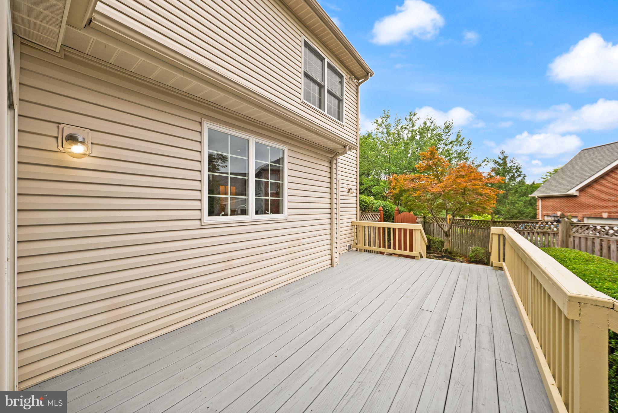 FAIR OAKS HUNT - Residential