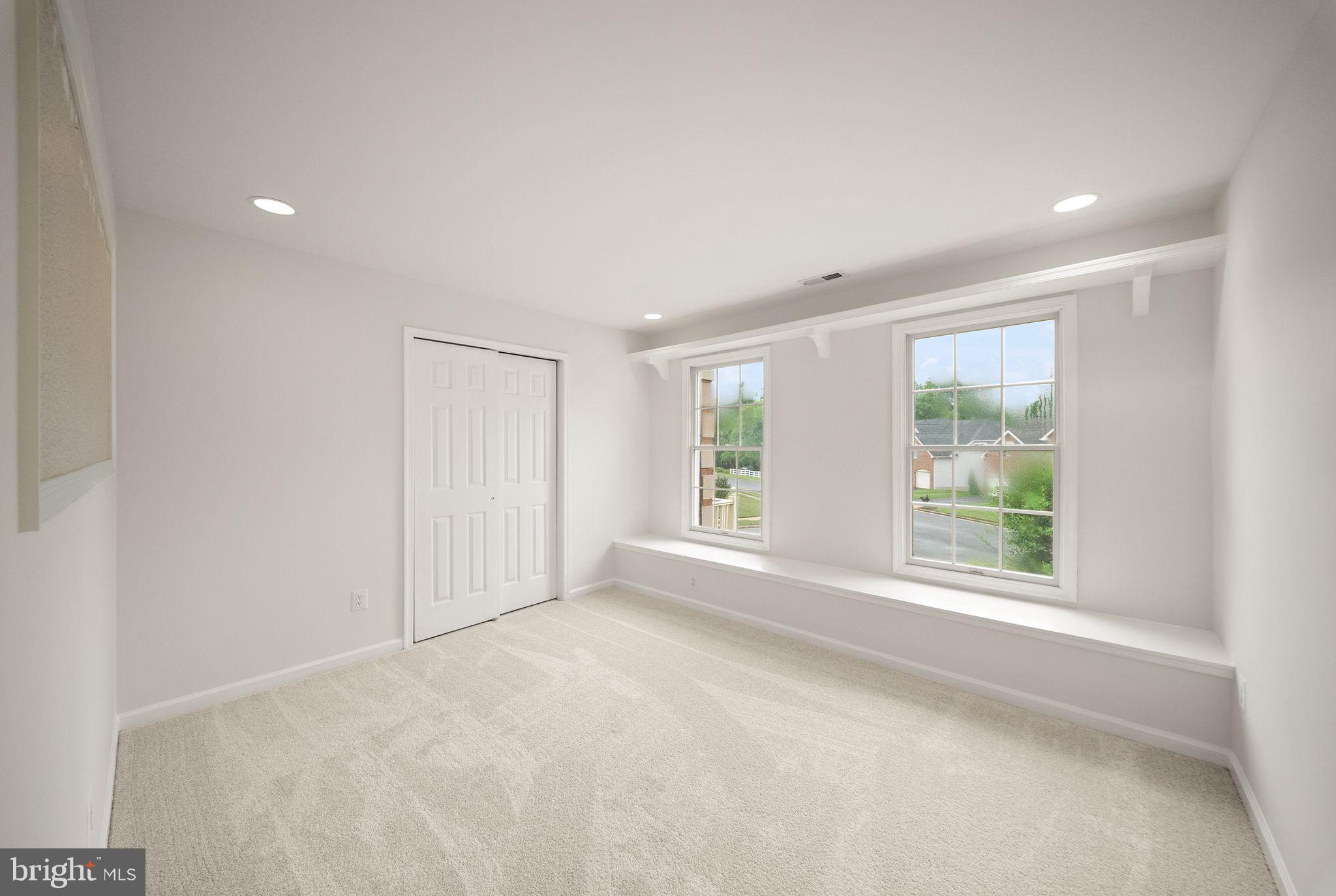 FAIR OAKS HUNT - Residential