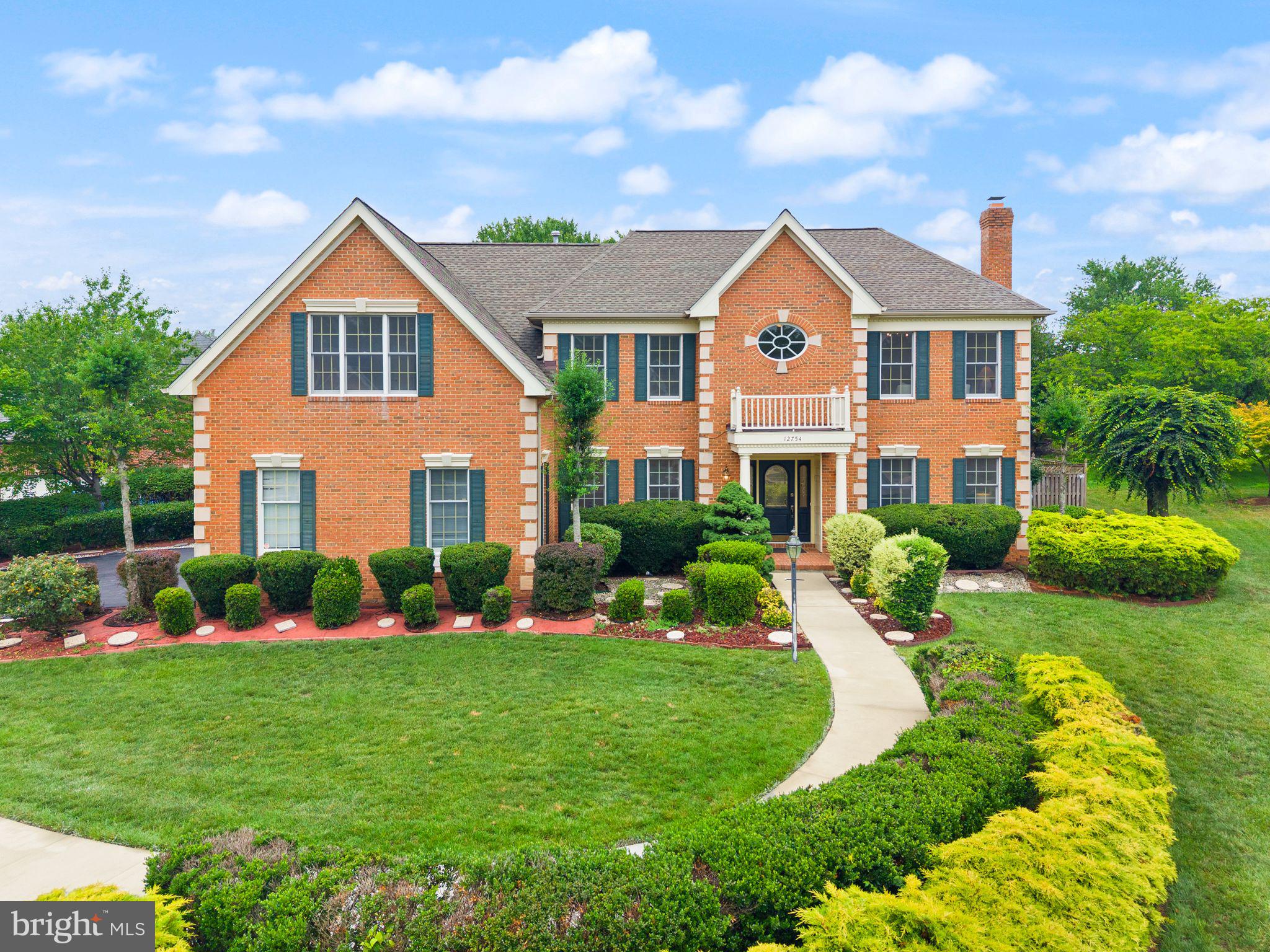 FAIR OAKS HUNT - Residential