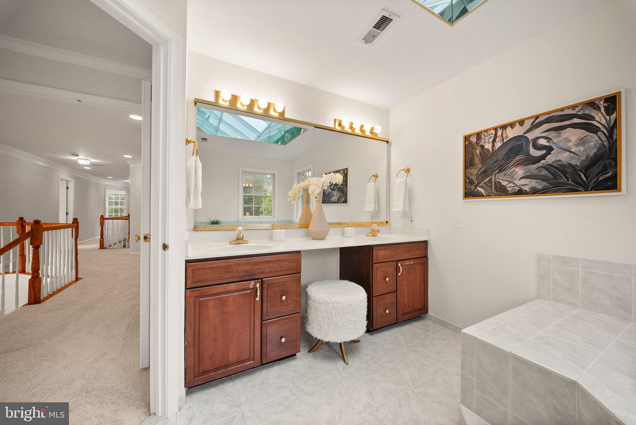 FAIR OAKS HUNT - Residential