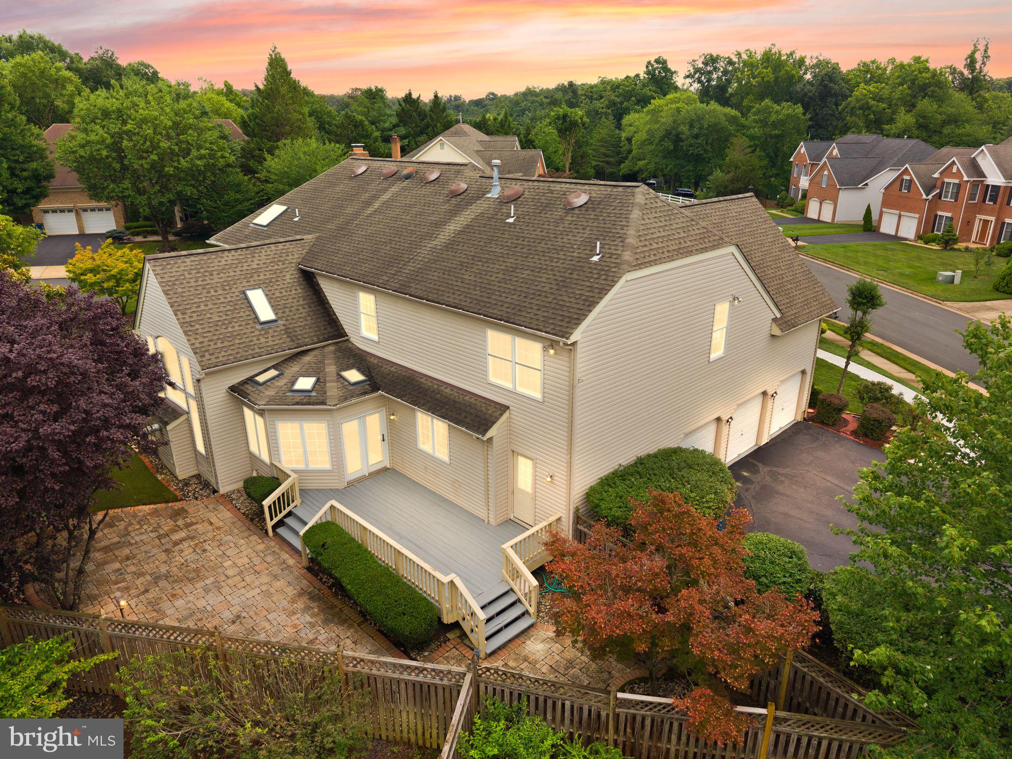 FAIR OAKS HUNT - Residential