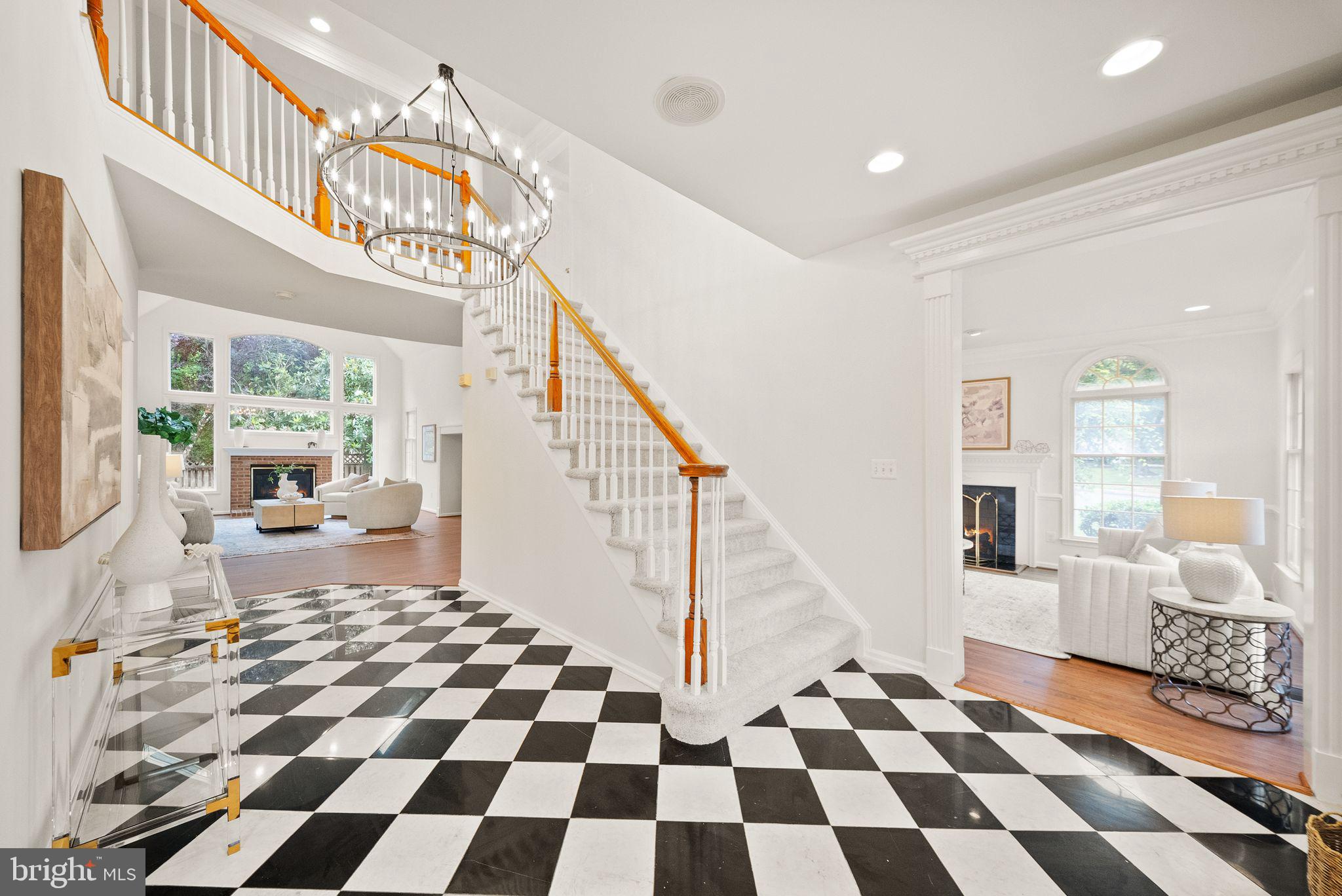 FAIR OAKS HUNT - Residential