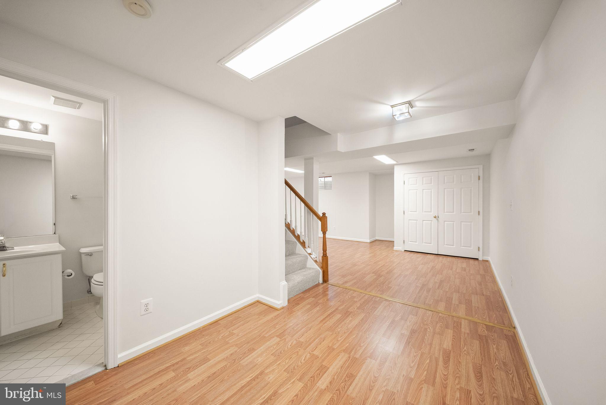 FAIR OAKS HUNT - Residential