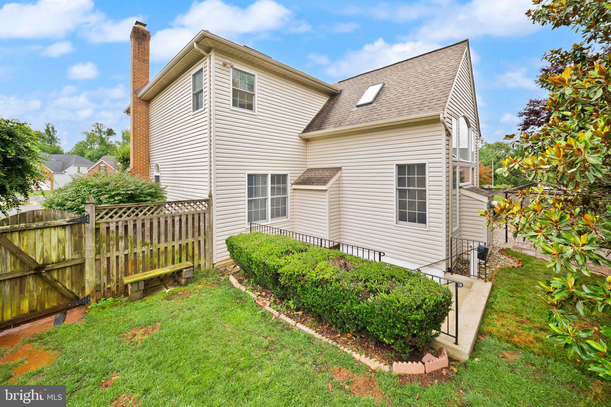 FAIR OAKS HUNT - Residential