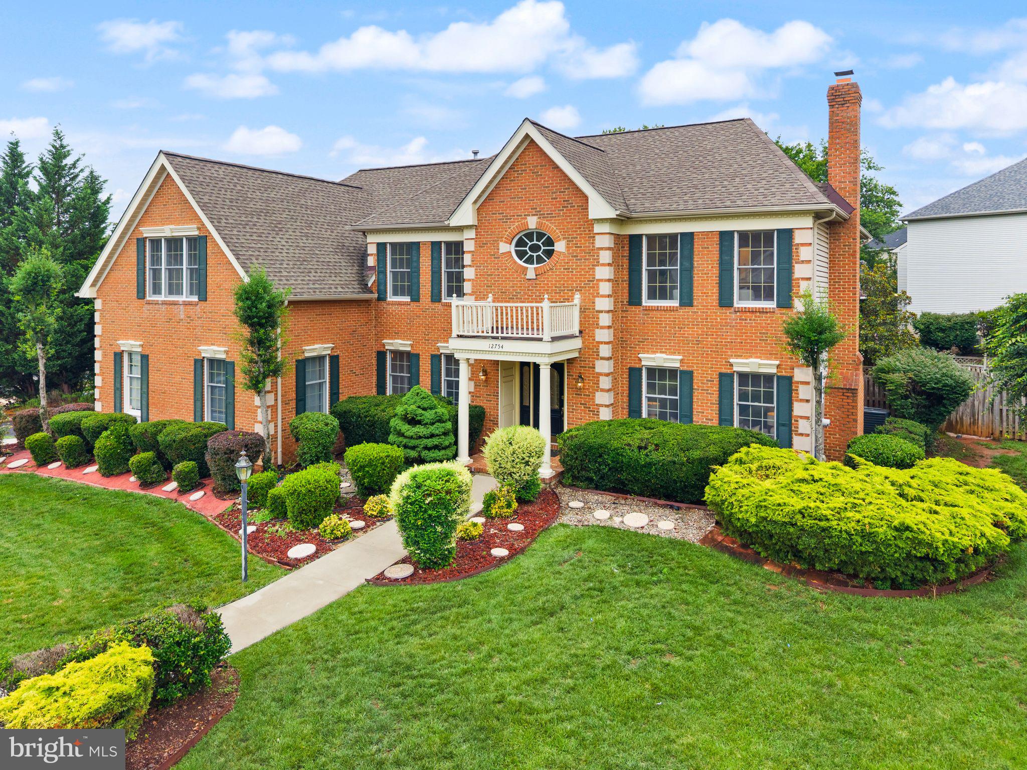FAIR OAKS HUNT - Residential