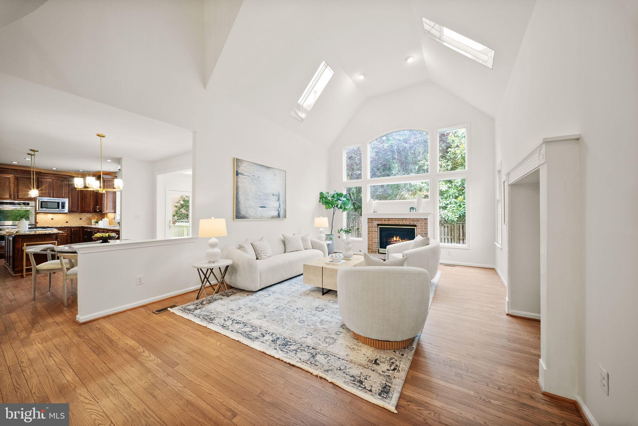 FAIR OAKS HUNT - Residential