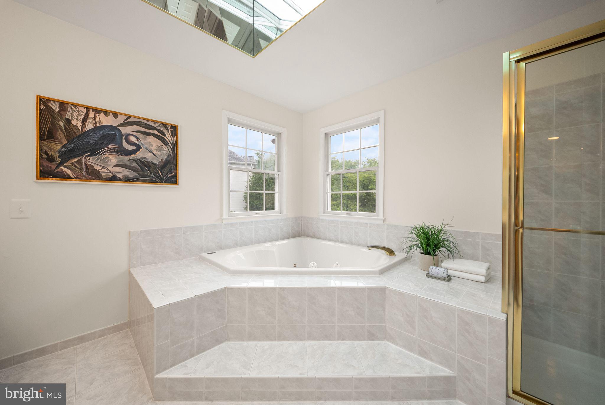 FAIR OAKS HUNT - Residential