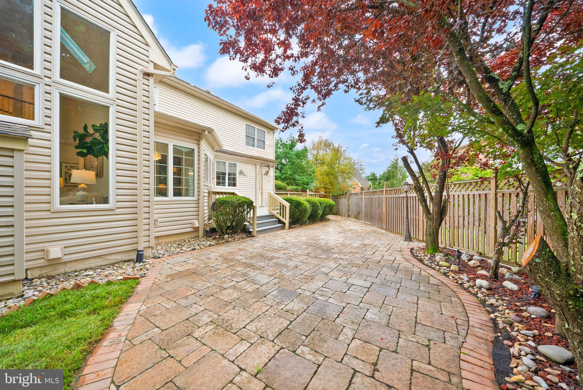 FAIR OAKS HUNT - Residential