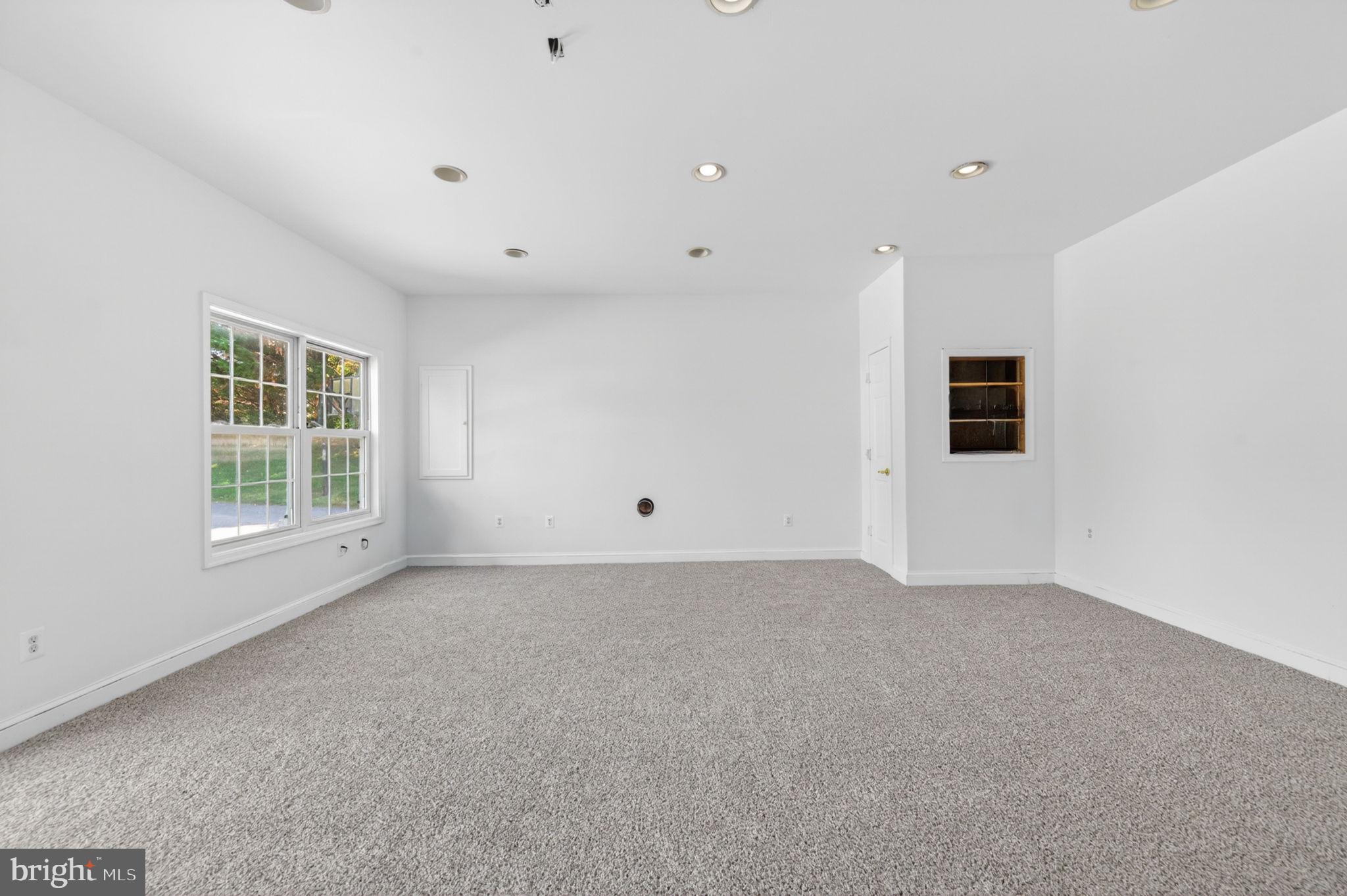 SPRING VALLEY ESTATES - Residential