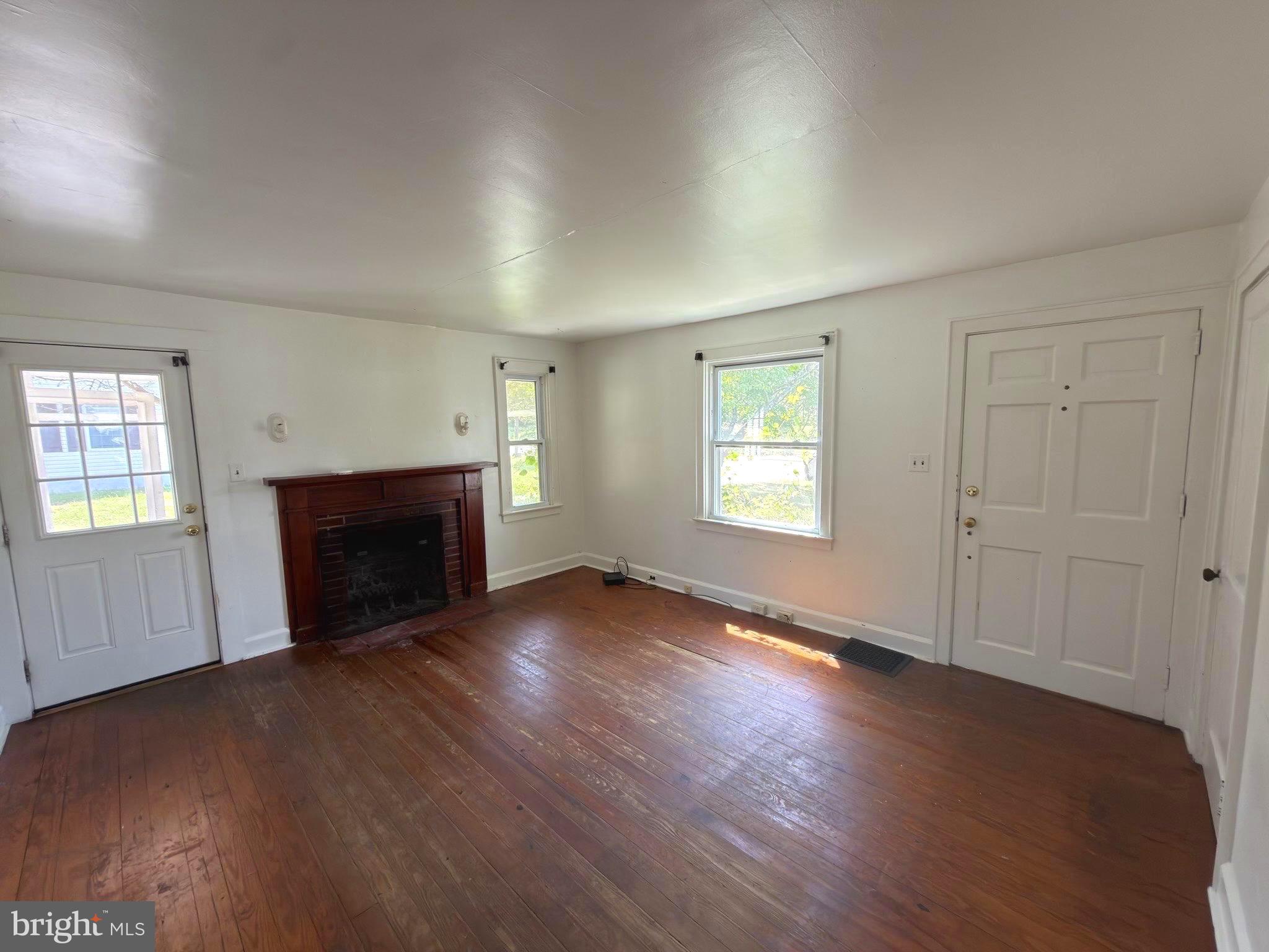 EASTON - Residential