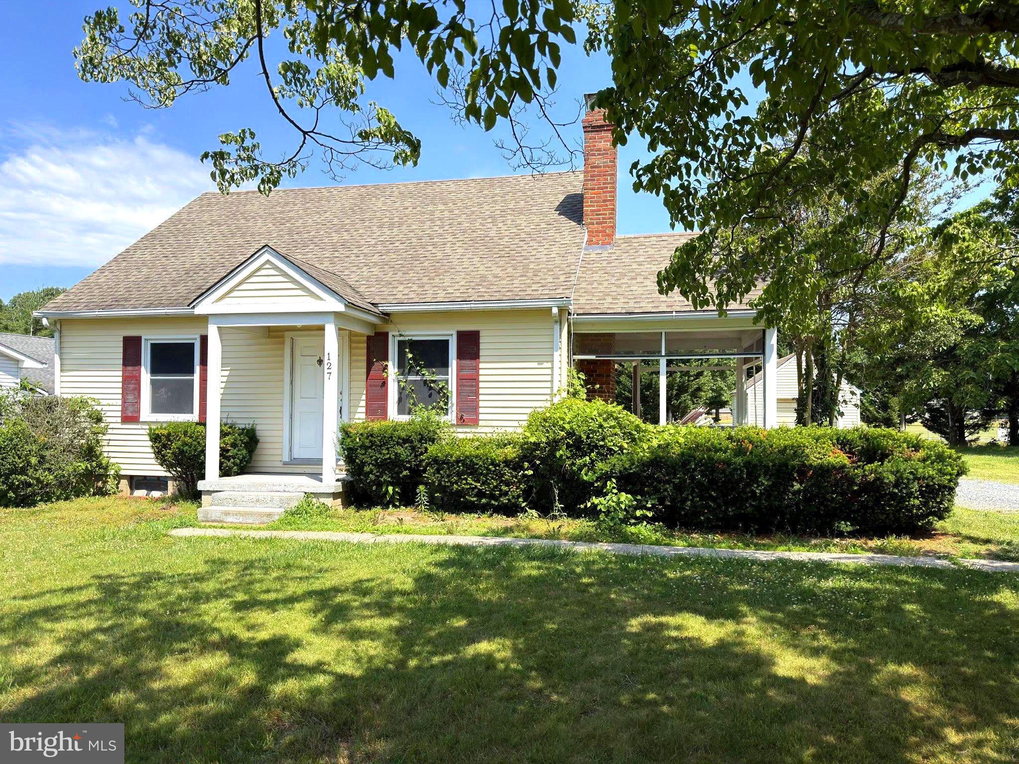 2 bedroom 1 bath (possibility for third bedroom in attic) fixer upper with lots of potential. Centrally located in Easton with close access to Rails to Trails. Make this home your own or renovate as an investment property. 

Sold AS IS.
