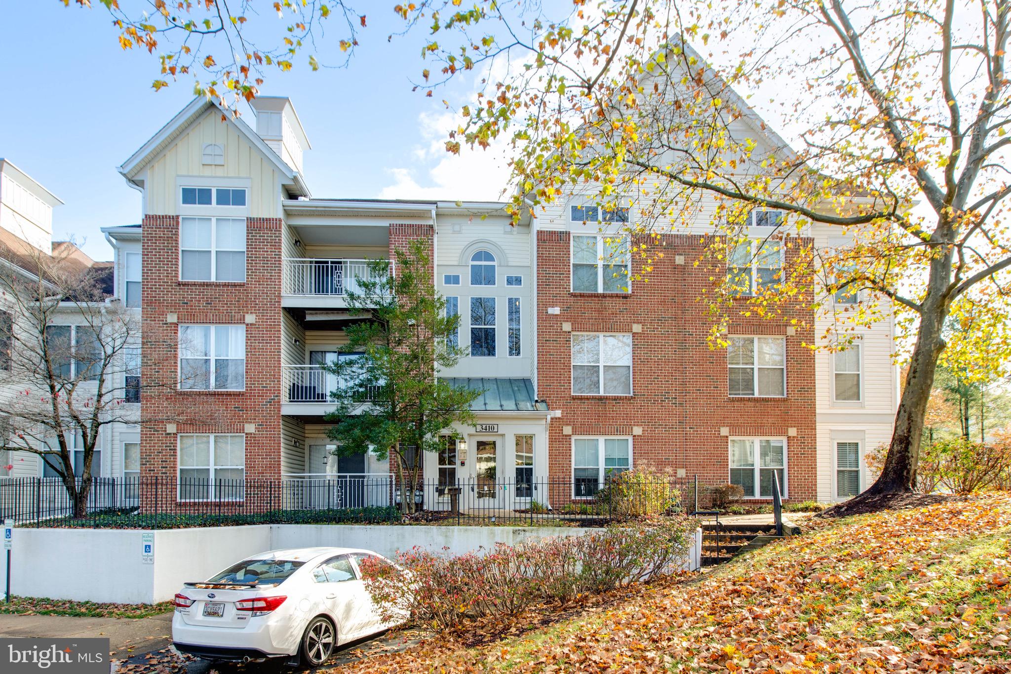 RUSSETT - Residential Lease